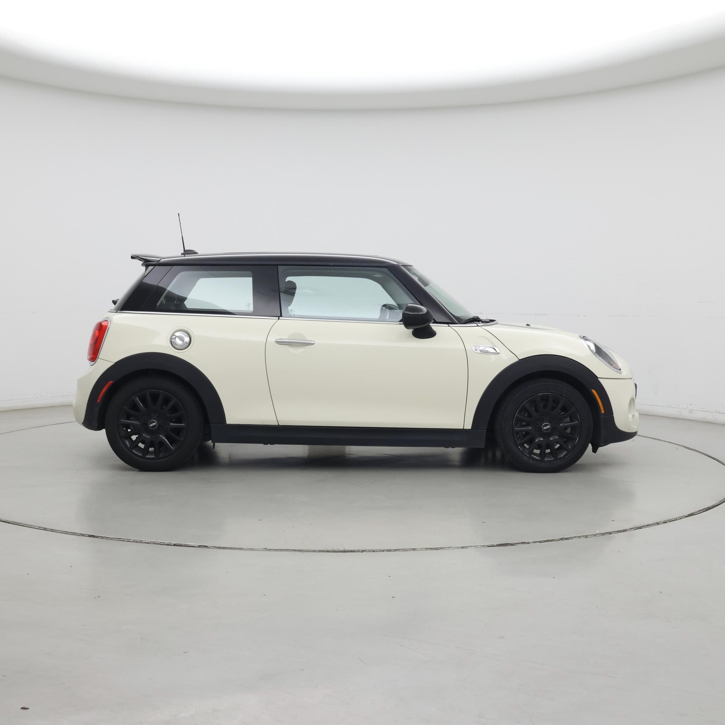 Thumbnail: 2015 MINI Cooper Hardtop - 7