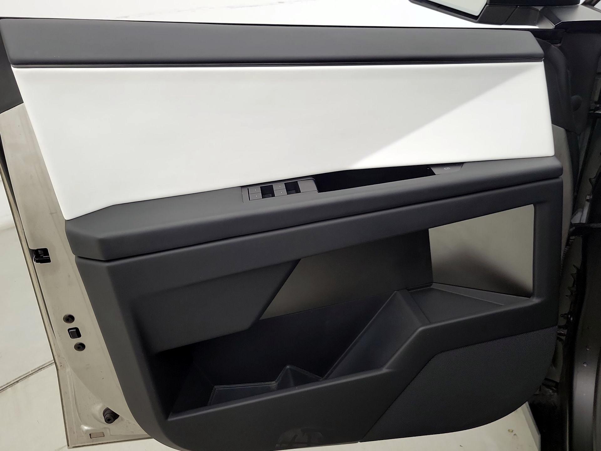 Thumbnail: 2024 Tesla Cybertruck - 12