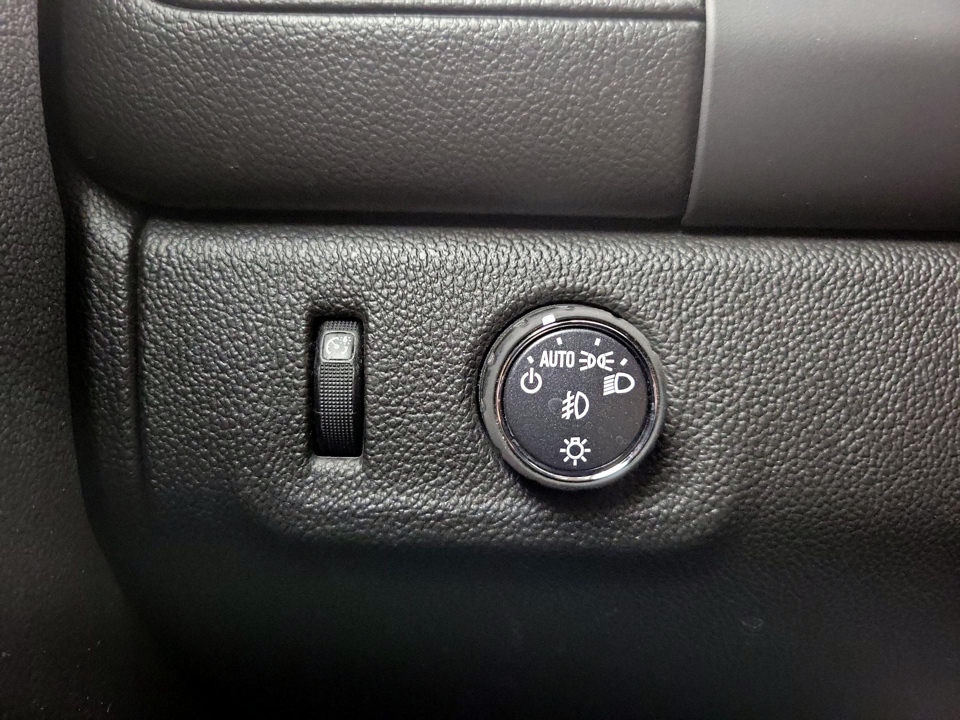 Thumbnail: 2018 GMC Canyon - 13