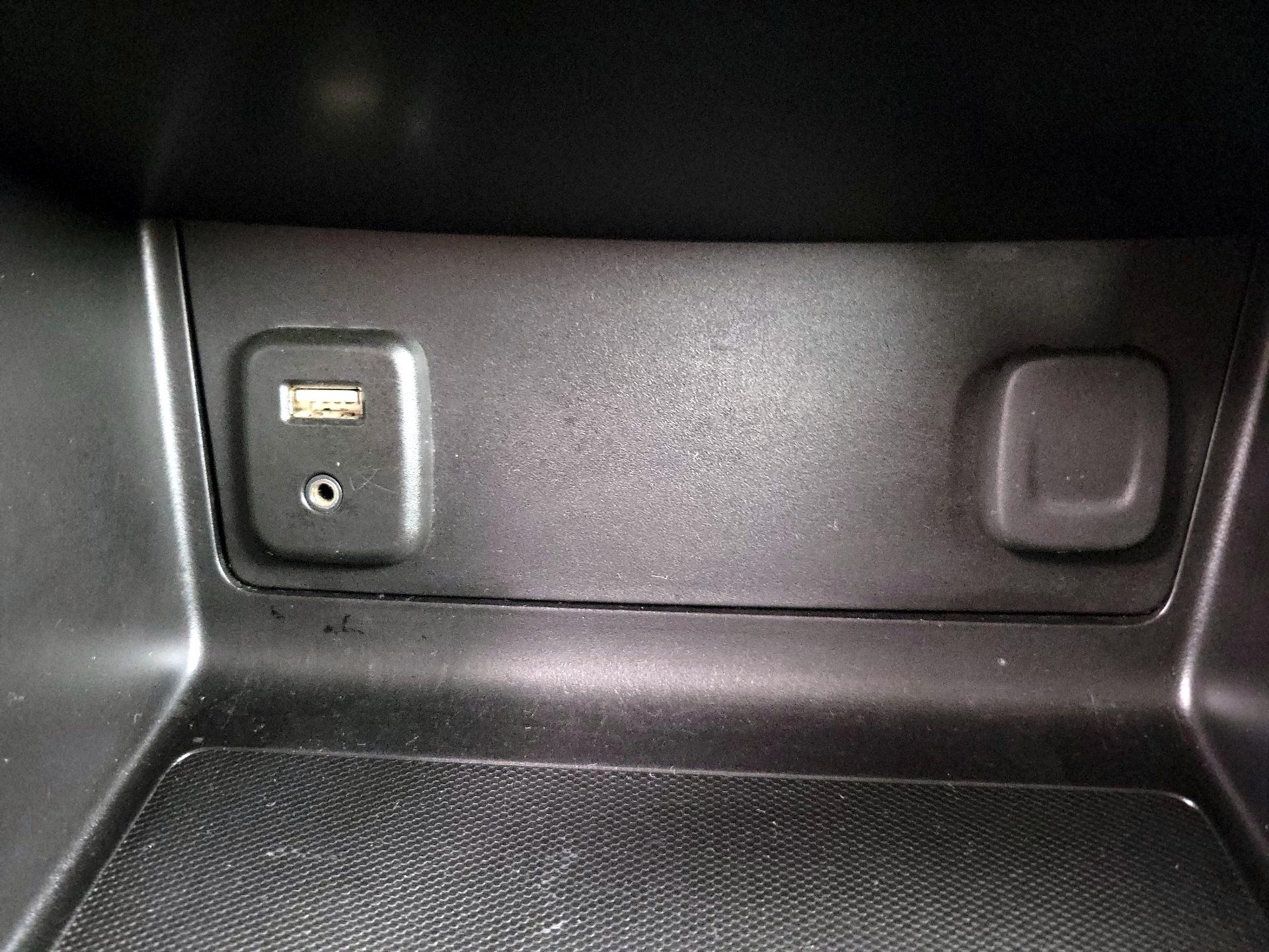 Thumbnail: 2018 GMC Canyon - 18