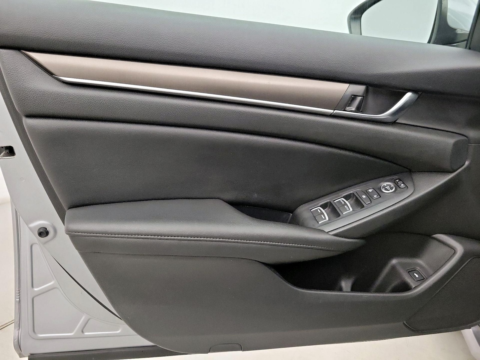 2019 Honda Accord LX - Photo 13