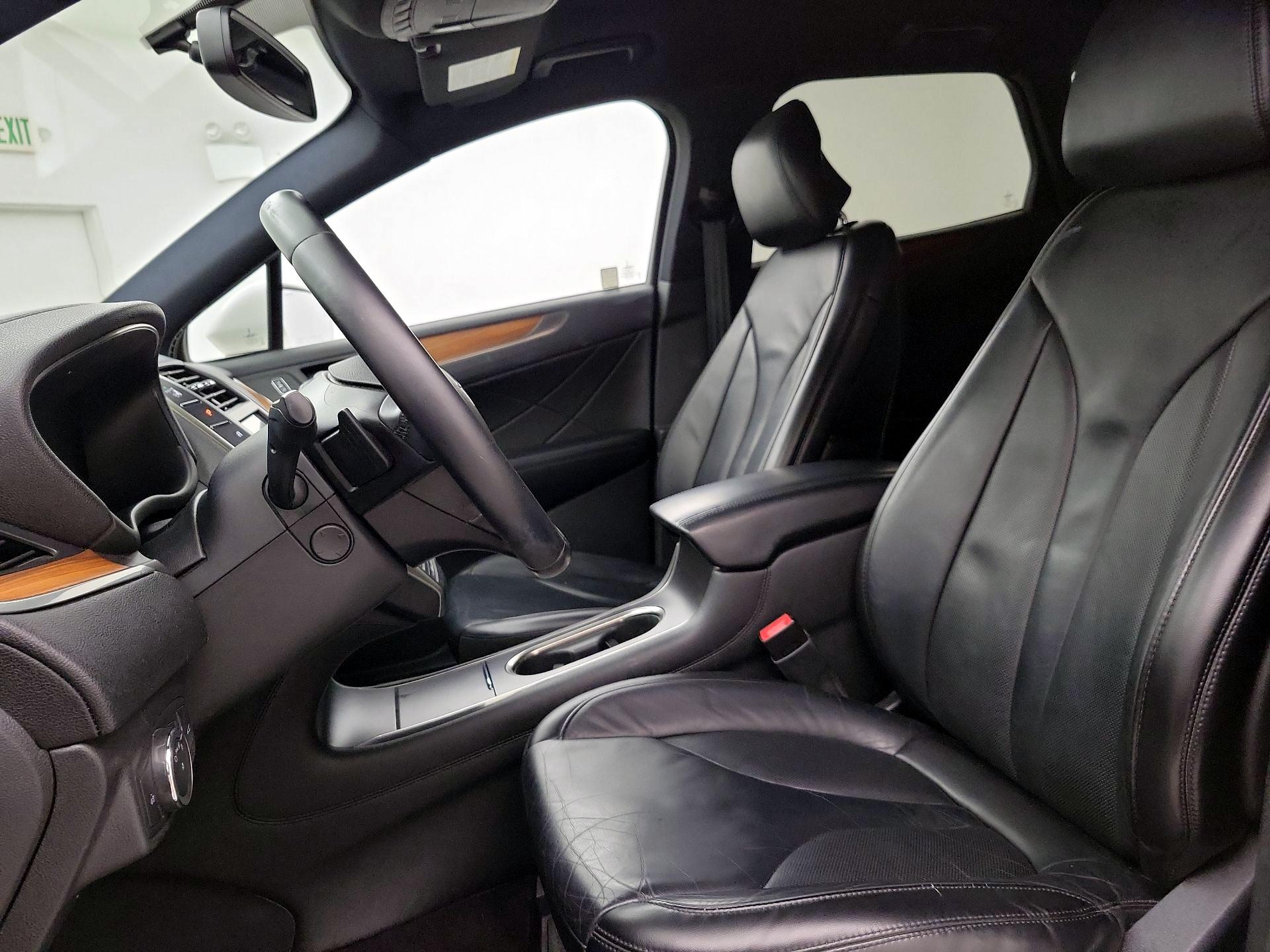 Thumbnail: 2017 Lincoln MKC - 11