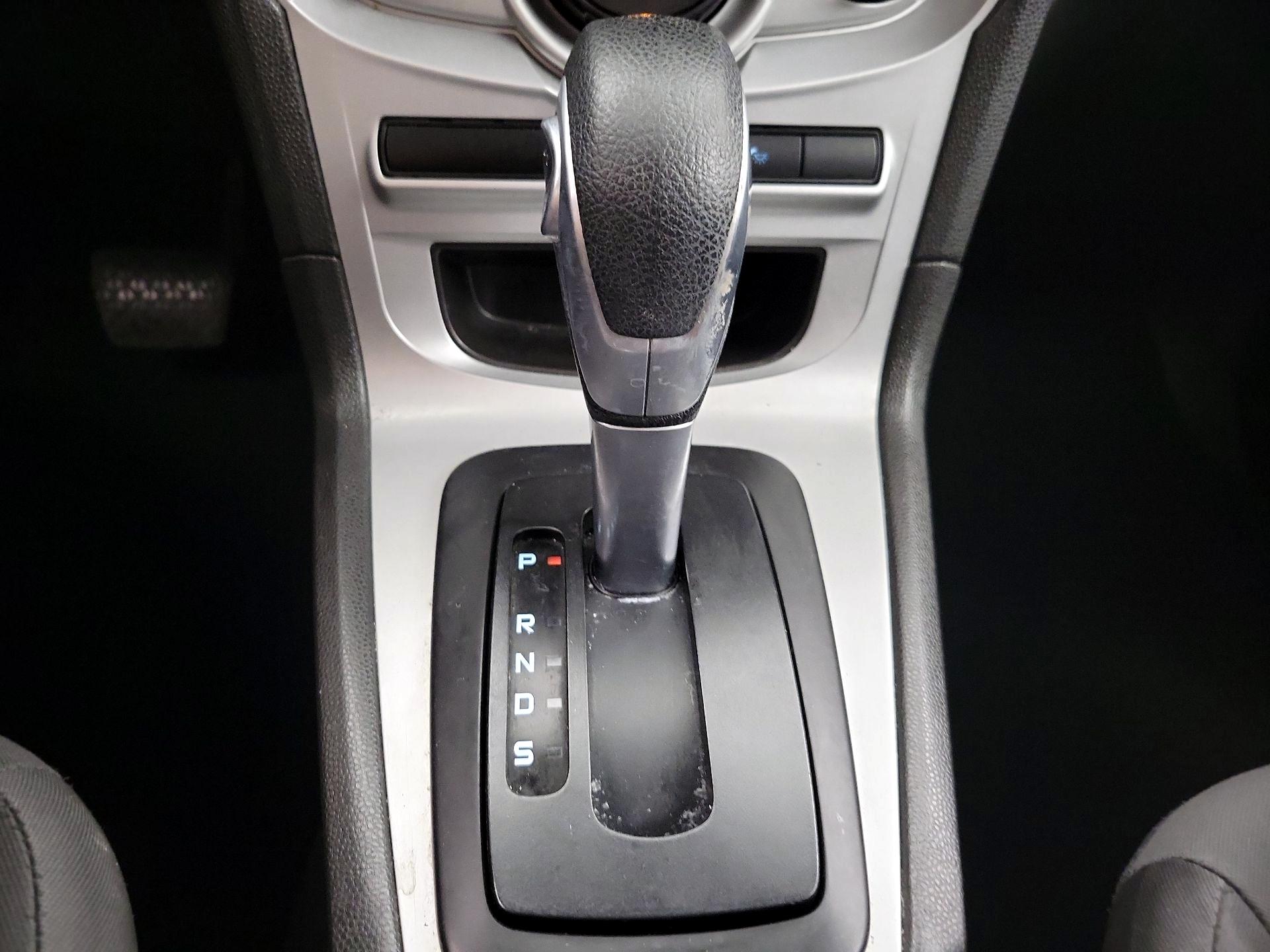 Thumbnail: 2016 Ford Fiesta - 16