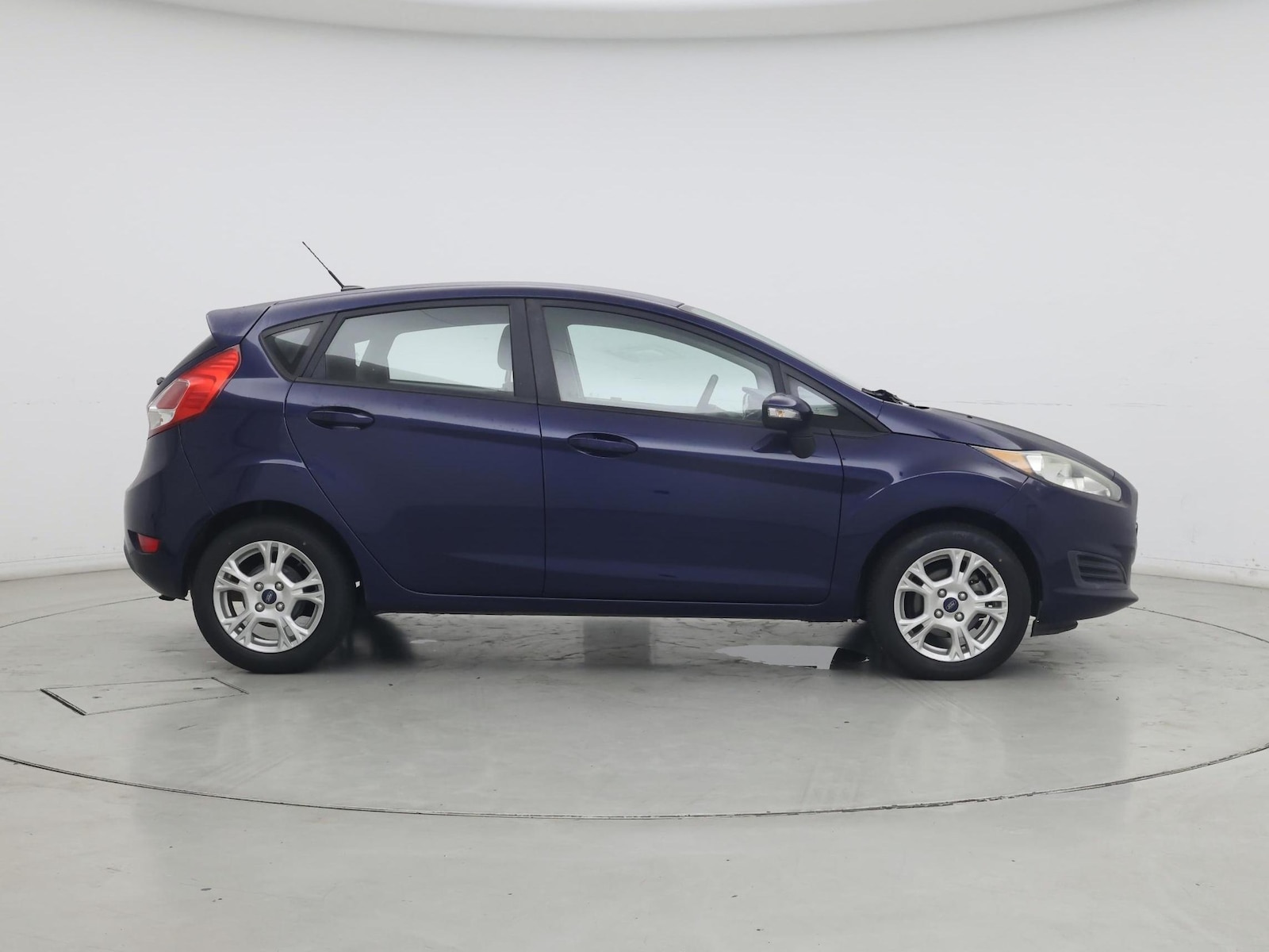 2016 Ford Fiesta SE - Photo 8