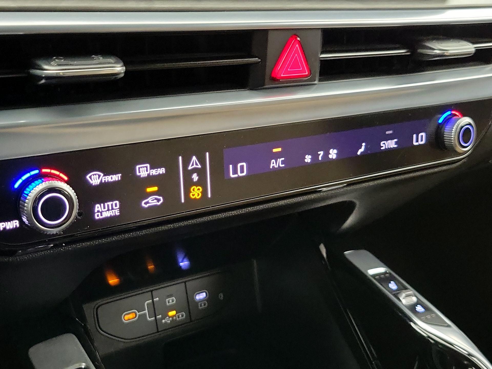 Thumbnail: 2025 Kia Sorento - 17