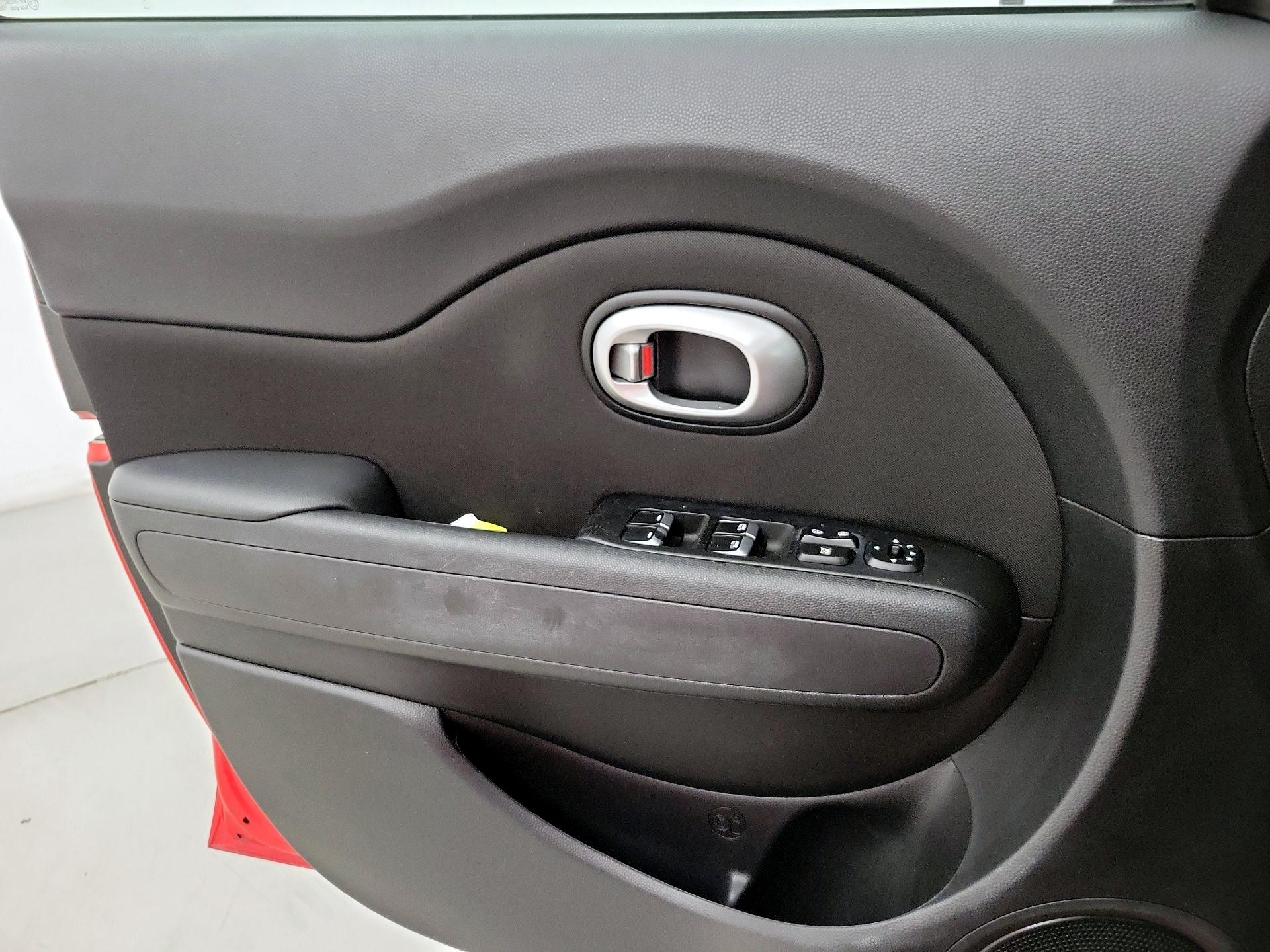 Thumbnail: 2017 Kia Soul - 12