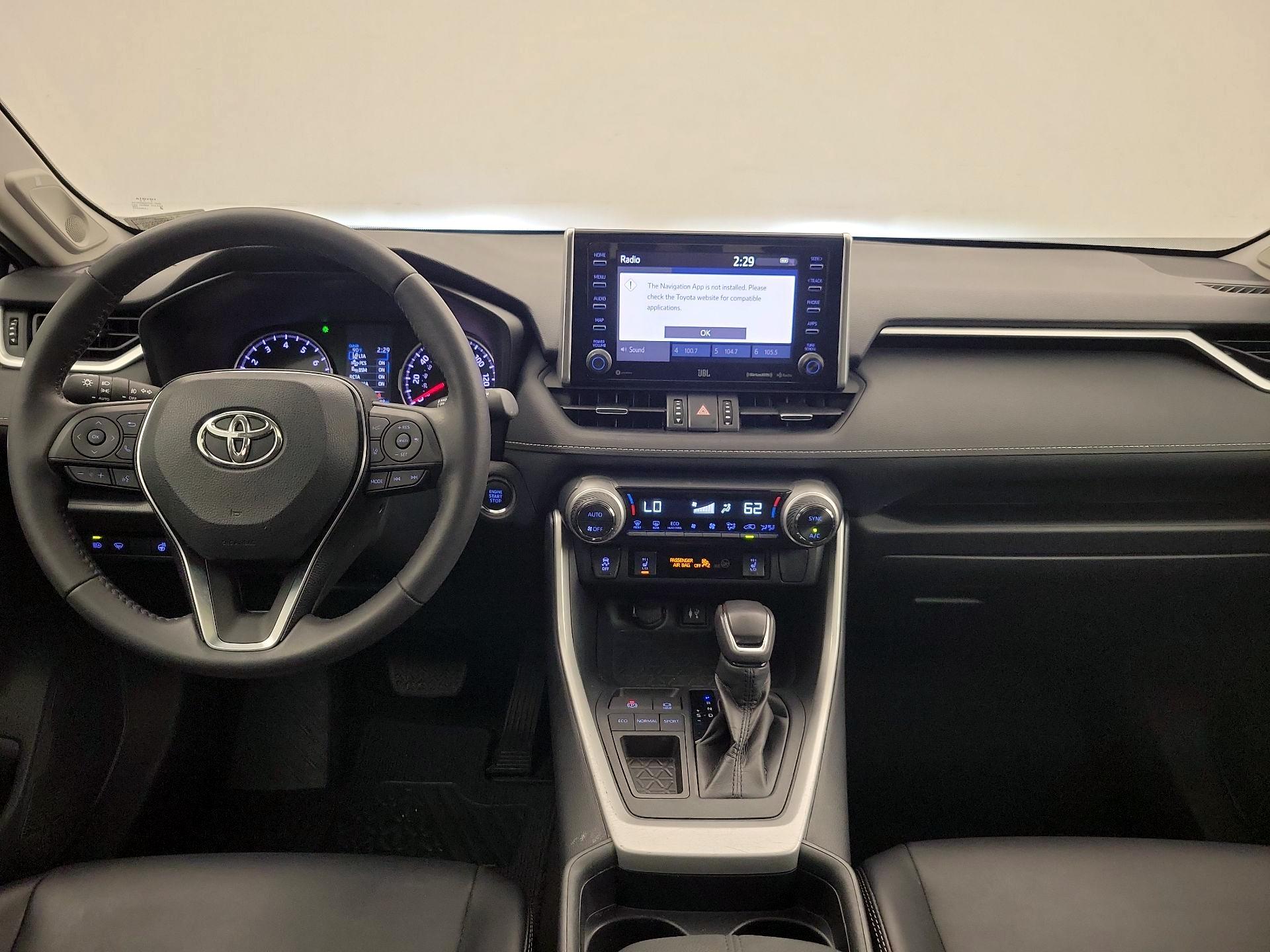 Thumbnail: 2019 Toyota RAV4 - 9