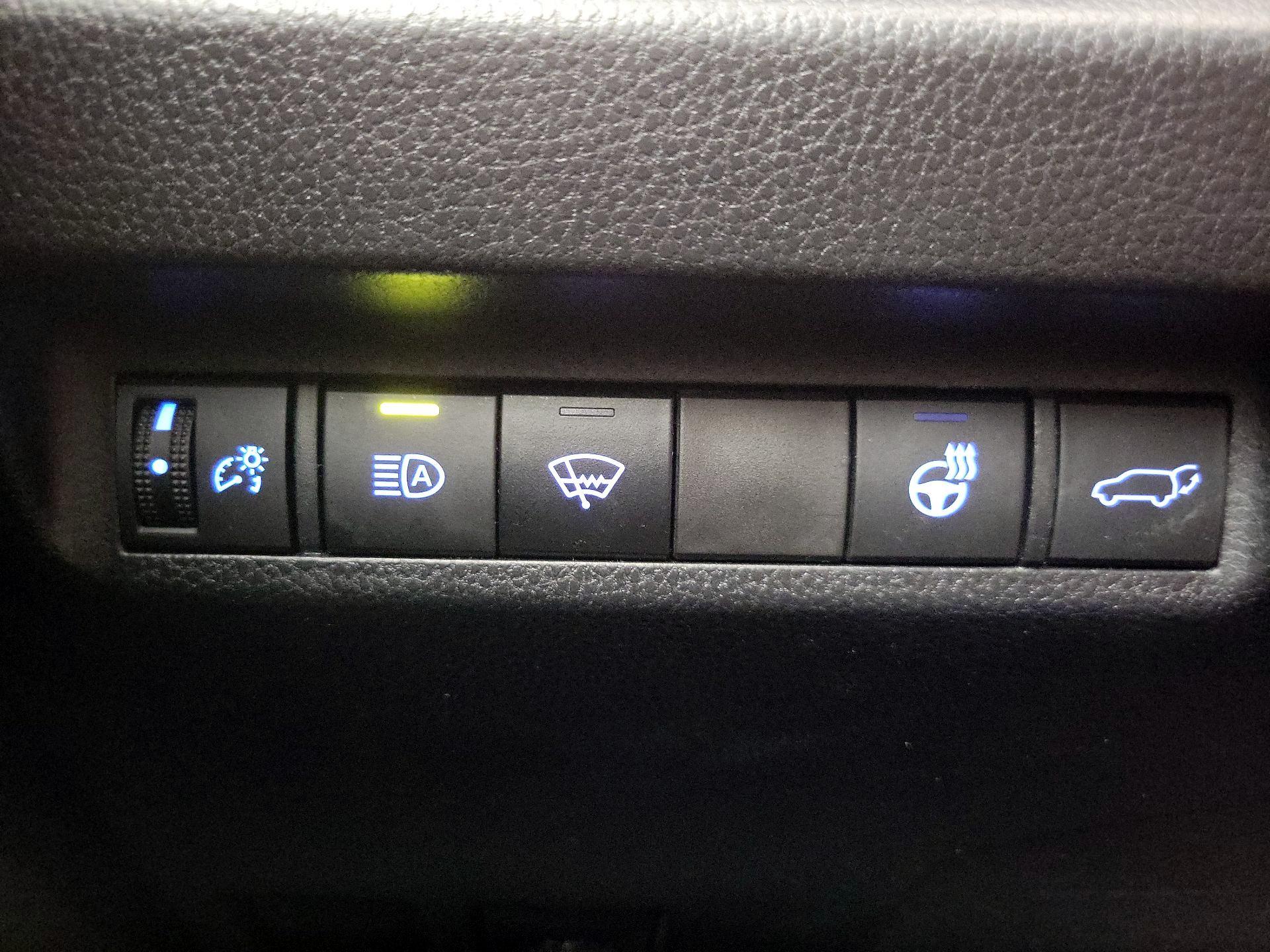 Thumbnail: 2019 Toyota RAV4 - 13