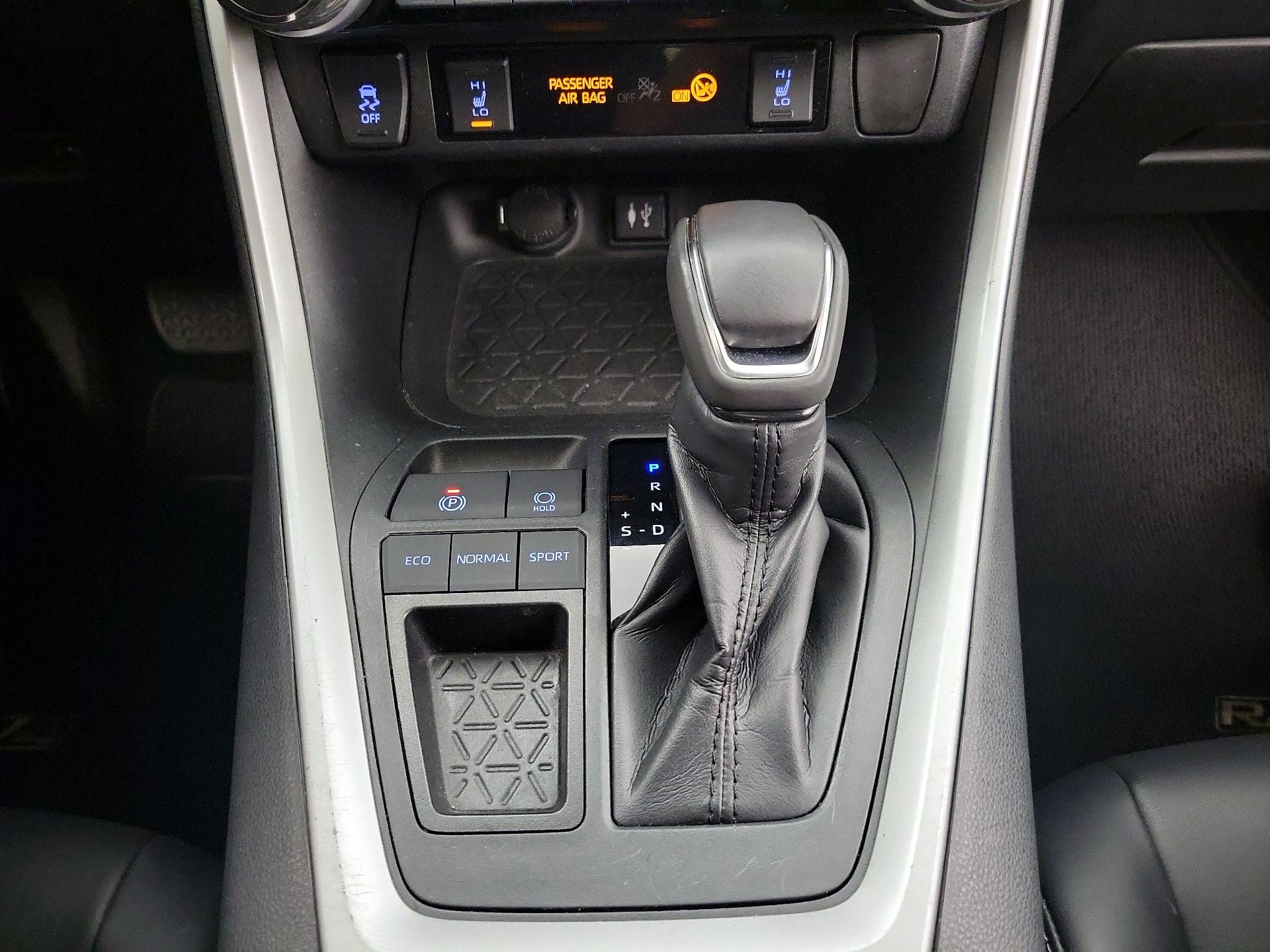 Thumbnail: 2019 Toyota RAV4 - 17