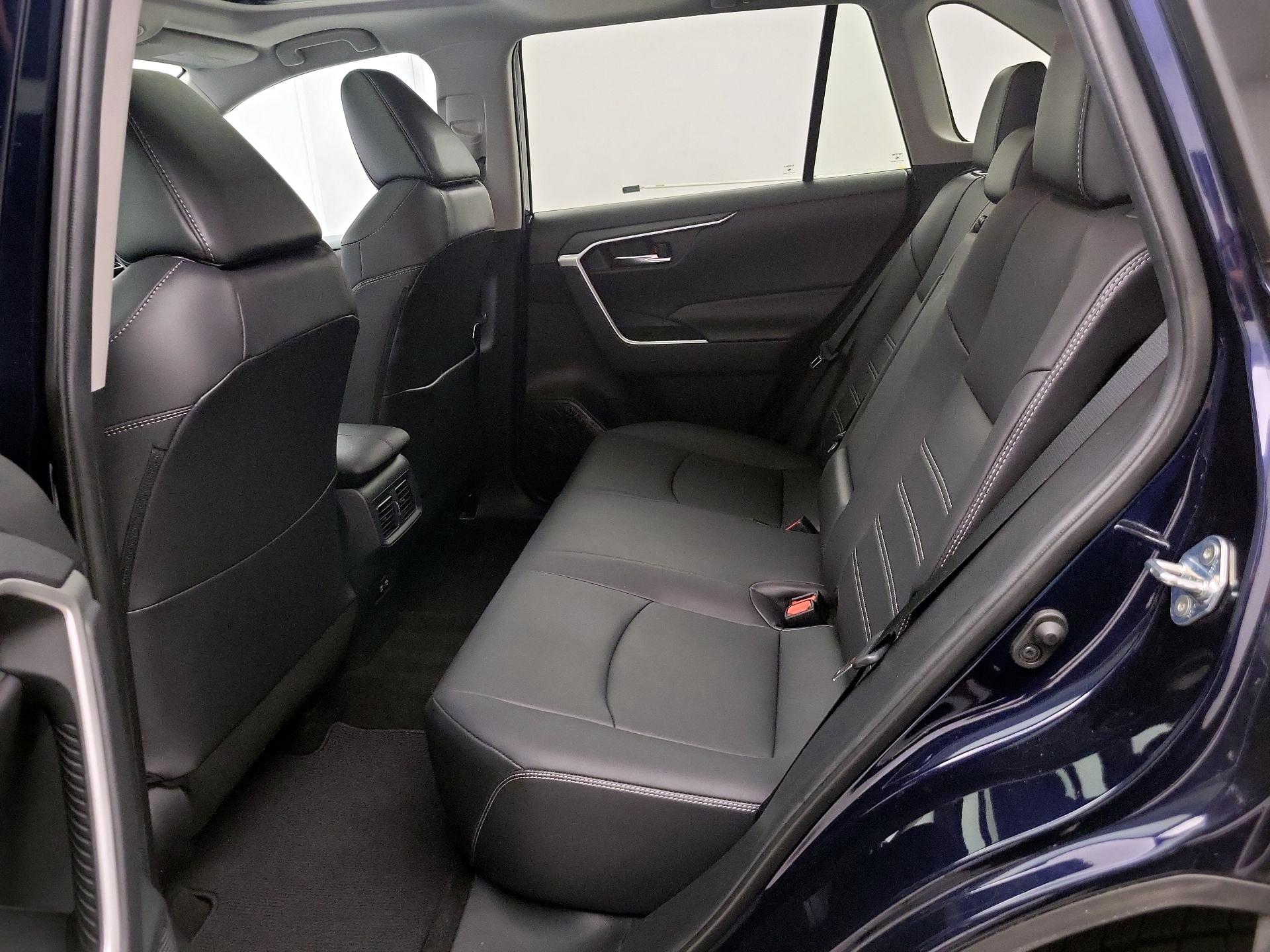 Thumbnail: 2019 Toyota RAV4 - 20