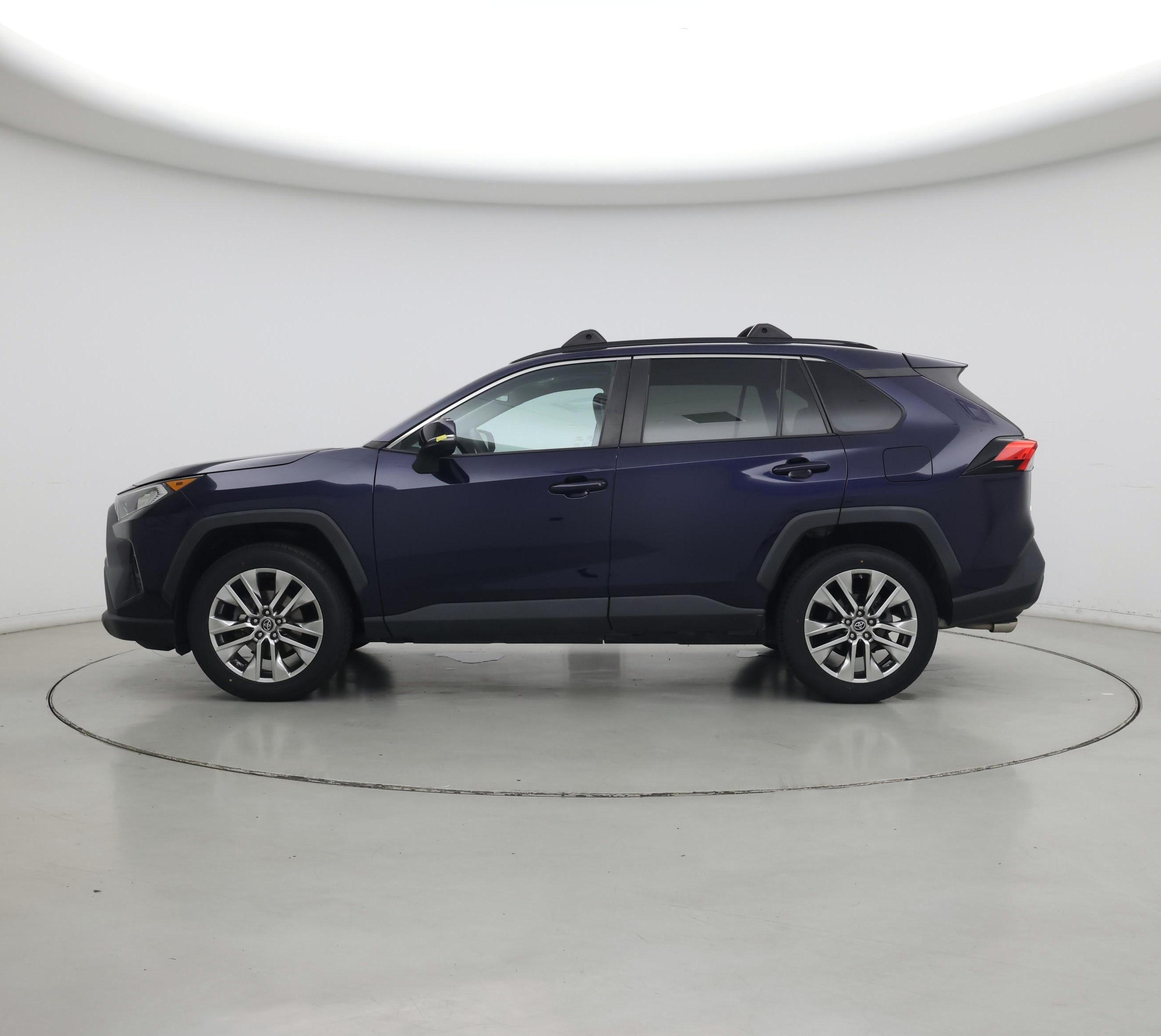 Thumbnail: 2019 Toyota RAV4 - 3