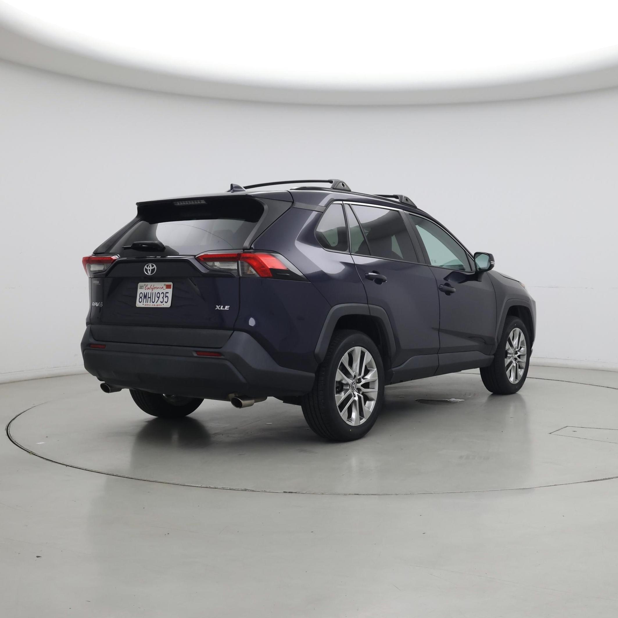 Thumbnail: 2019 Toyota RAV4 - 8