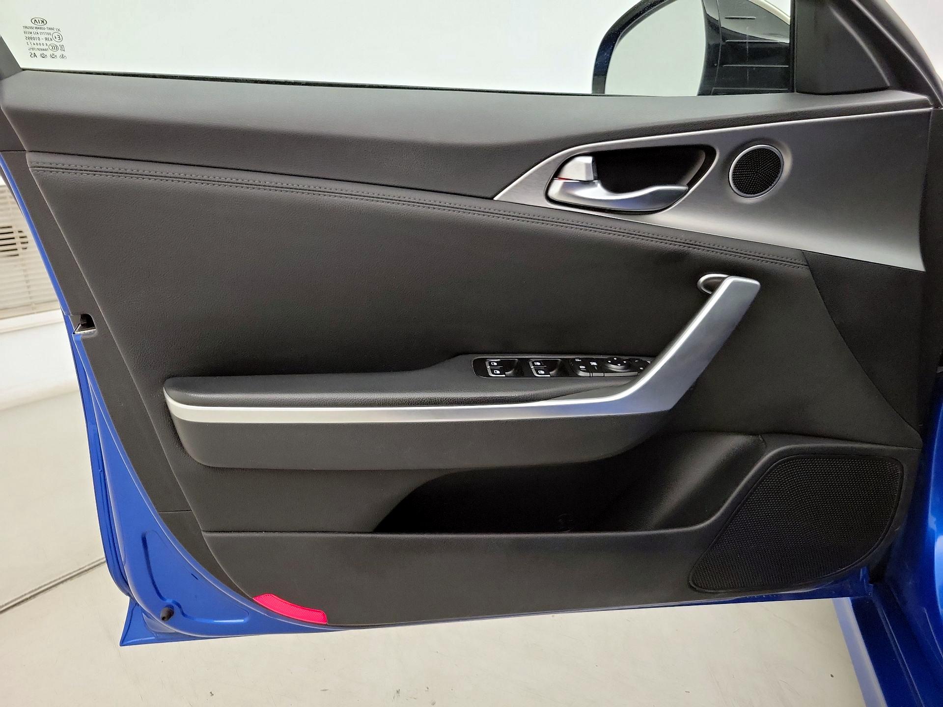 Thumbnail: 2018 Kia Stinger - 12