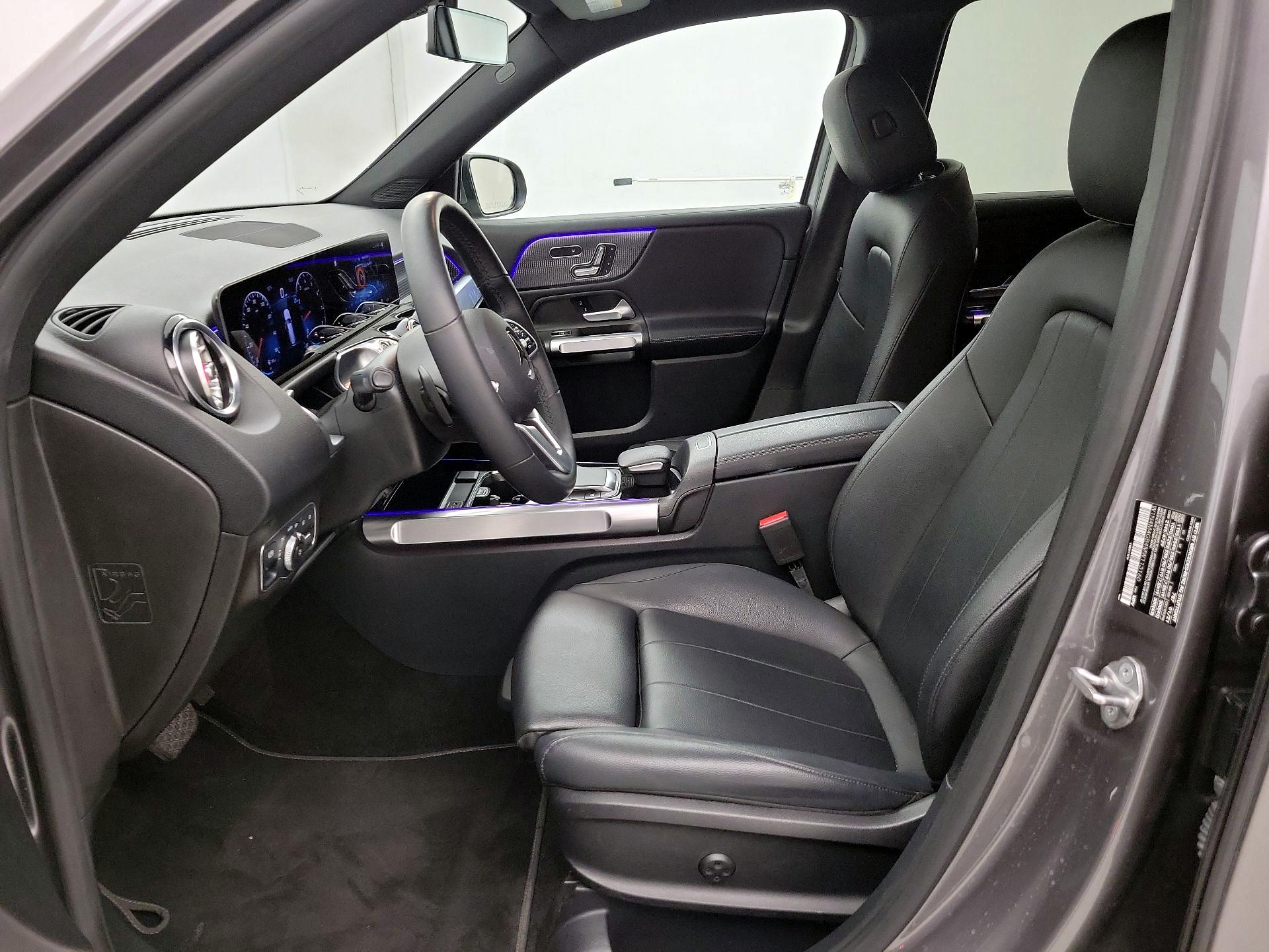 Thumbnail: 2021 Mercedes-Benz GLB - 11