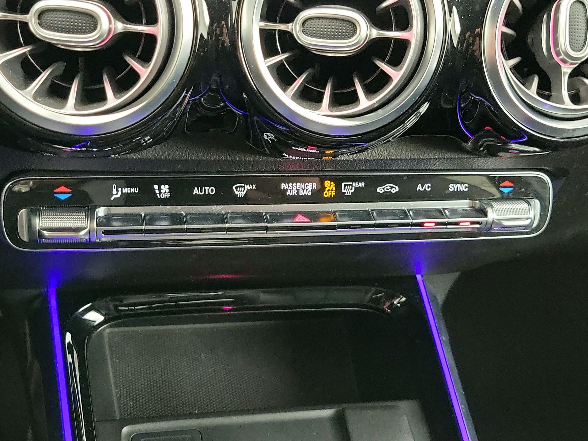 Thumbnail: 2021 Mercedes-Benz GLB - 16