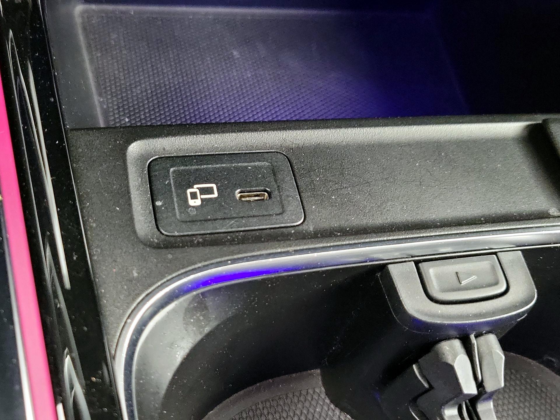 Thumbnail: 2021 Mercedes-Benz GLB - 18