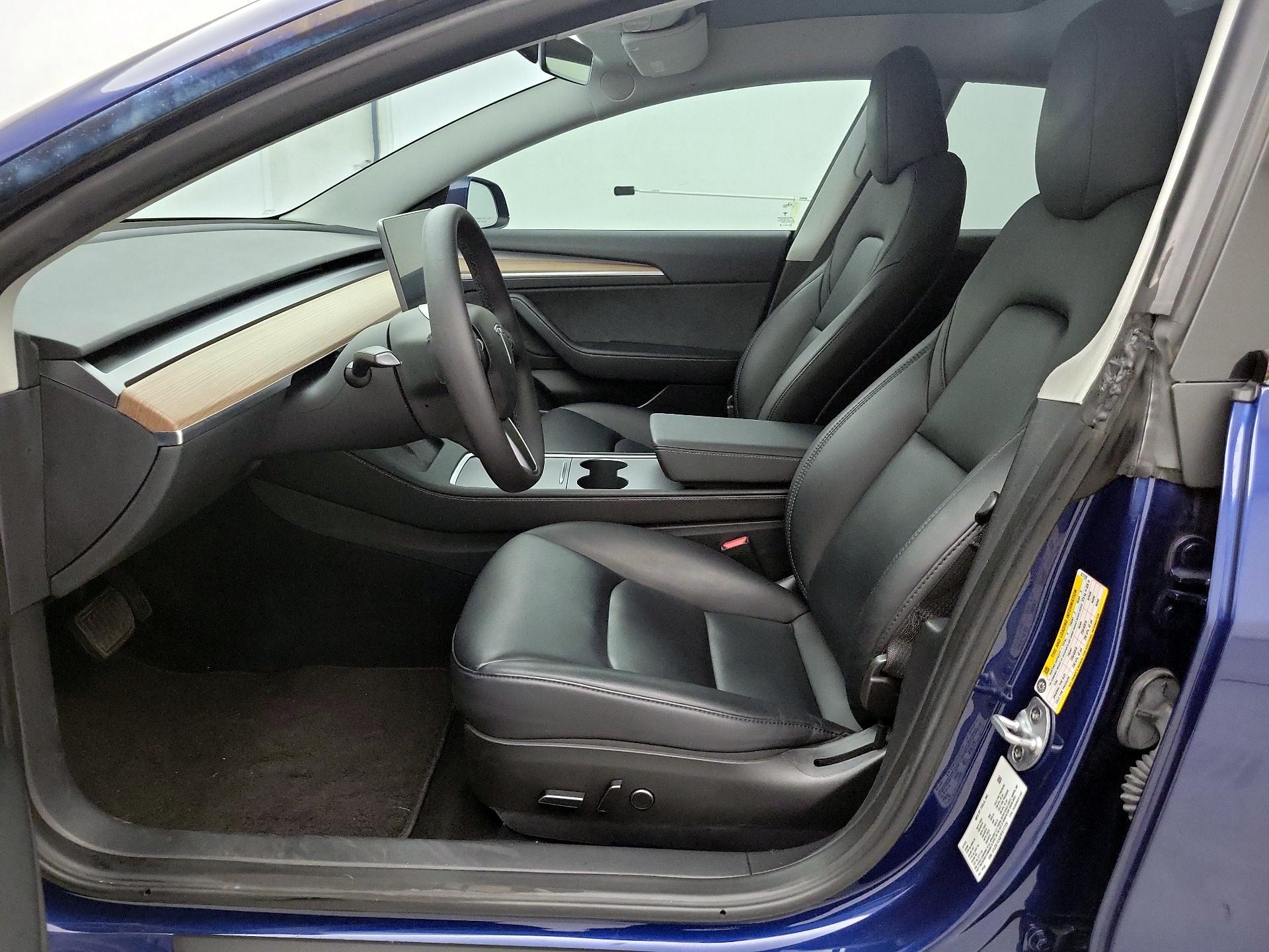 Thumbnail: 2023 Tesla Model 3 - 11