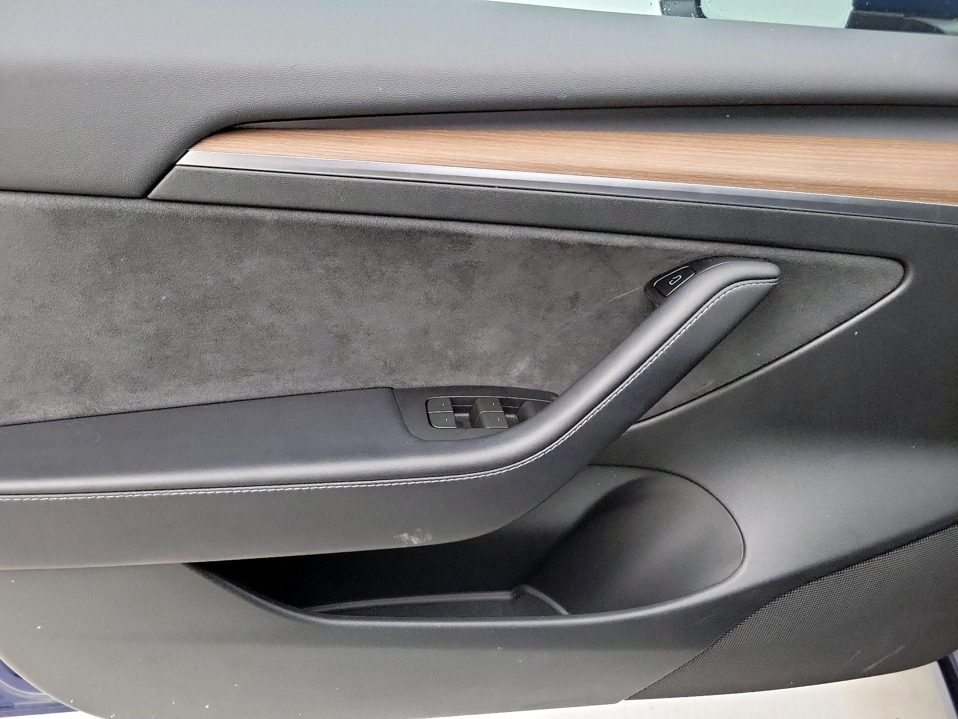 Thumbnail: 2023 Tesla Model 3 - 12