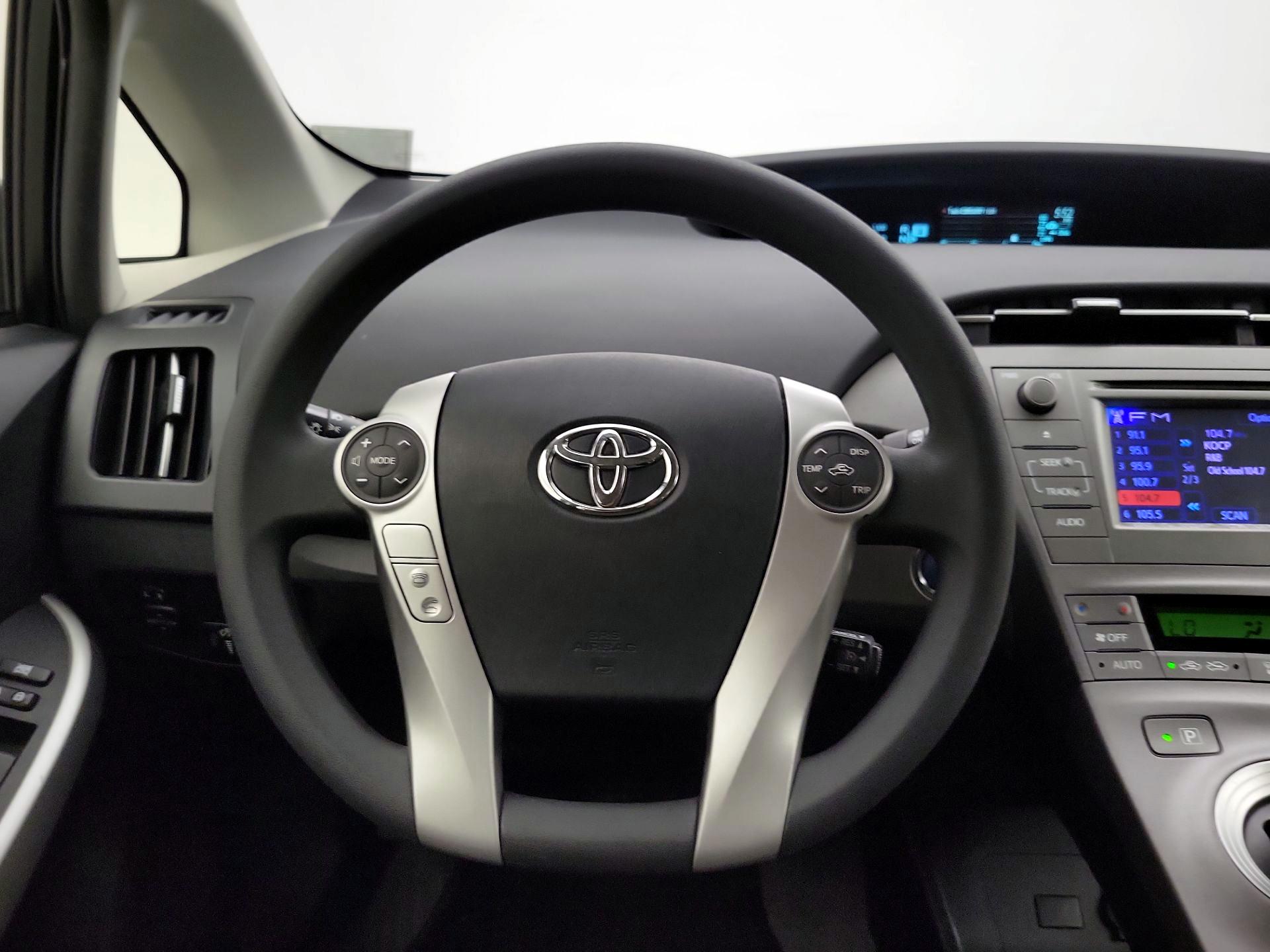 Thumbnail: 2015 Toyota Prius - 10