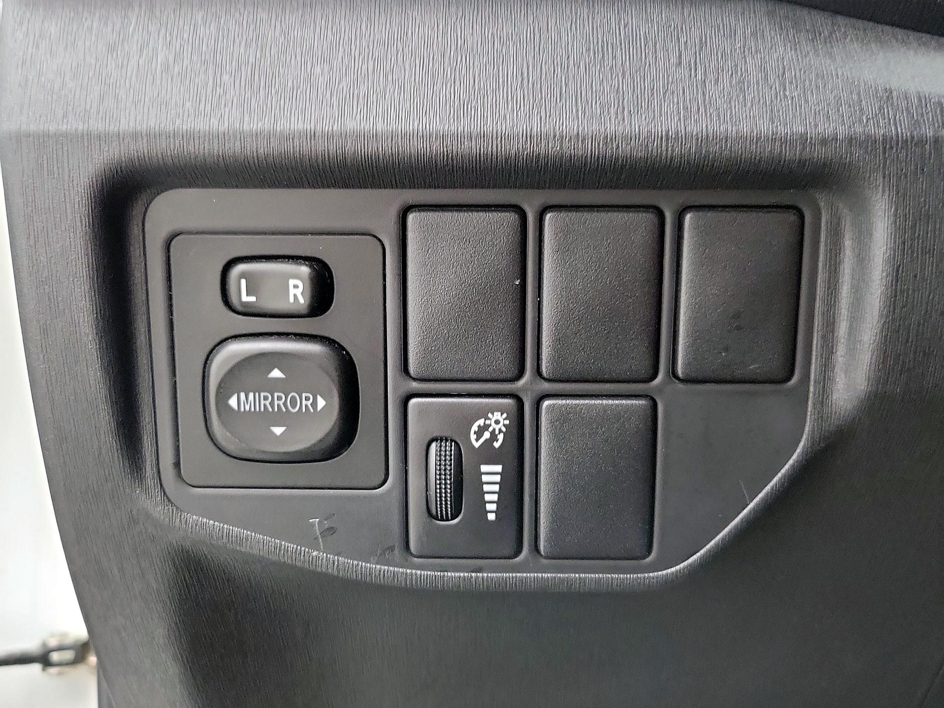 Thumbnail: 2015 Toyota Prius - 13