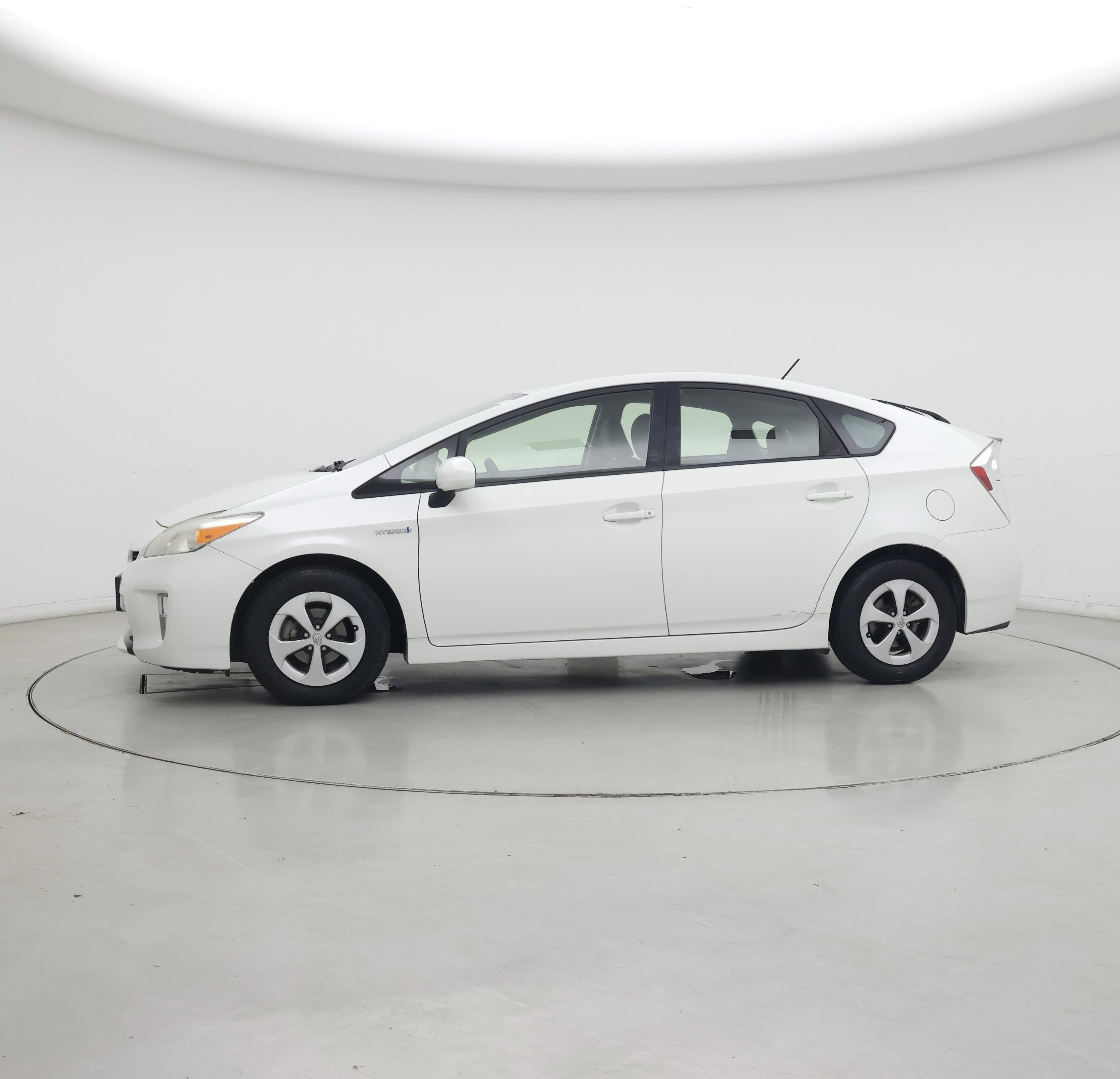 Thumbnail: 2015 Toyota Prius - 3