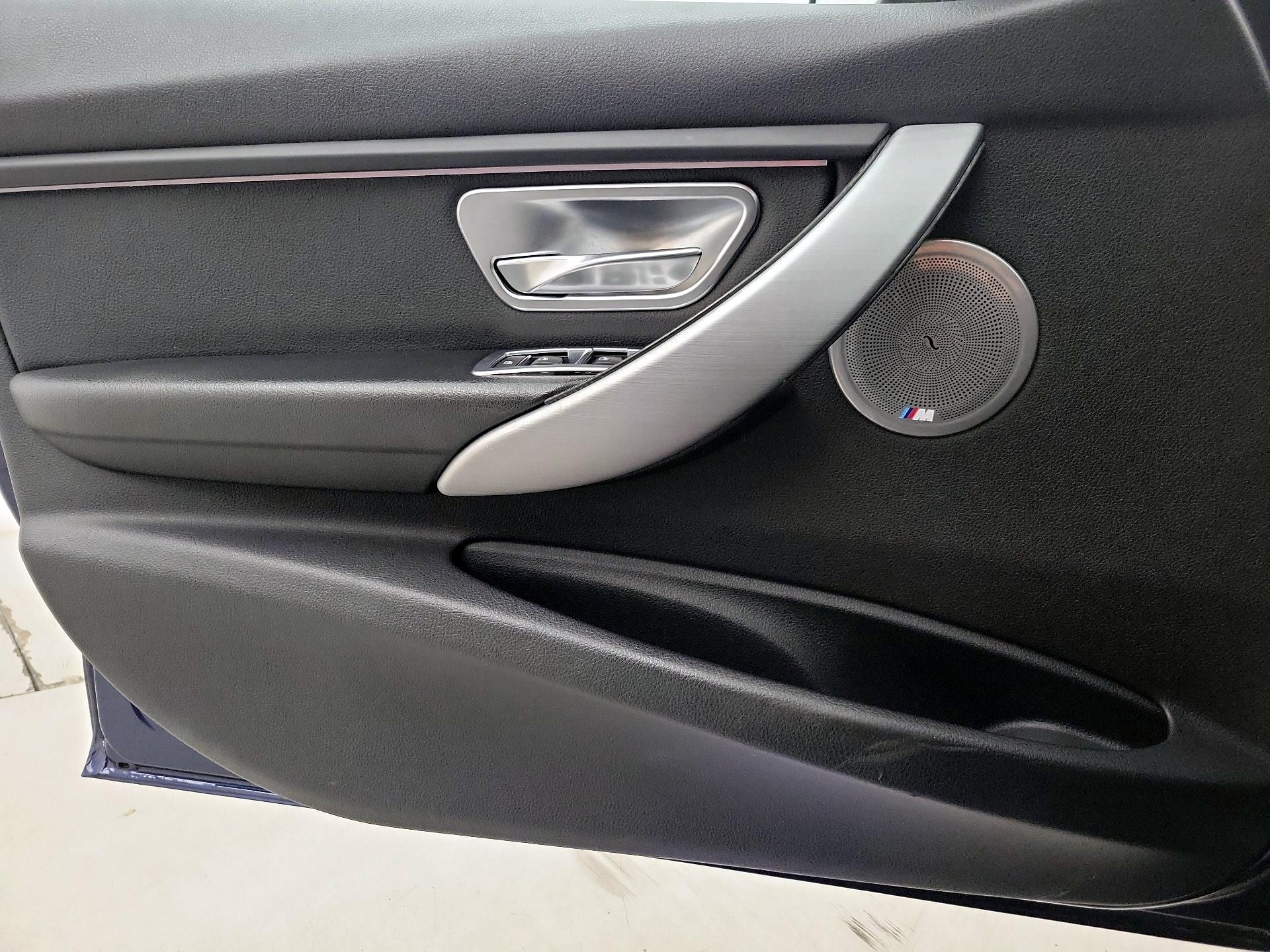 Thumbnail: 2017 BMW 3 Series - 12