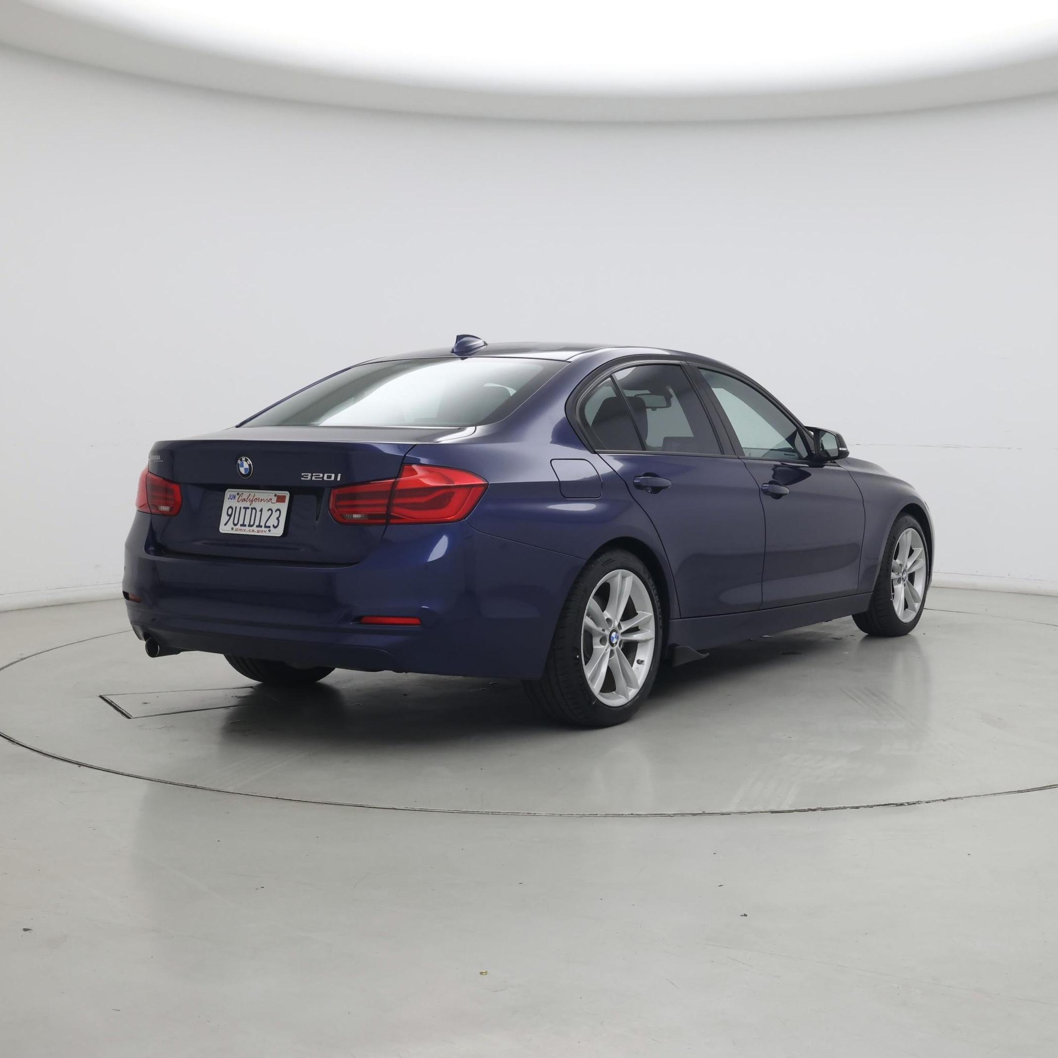 Thumbnail: 2017 BMW 3 Series - 8