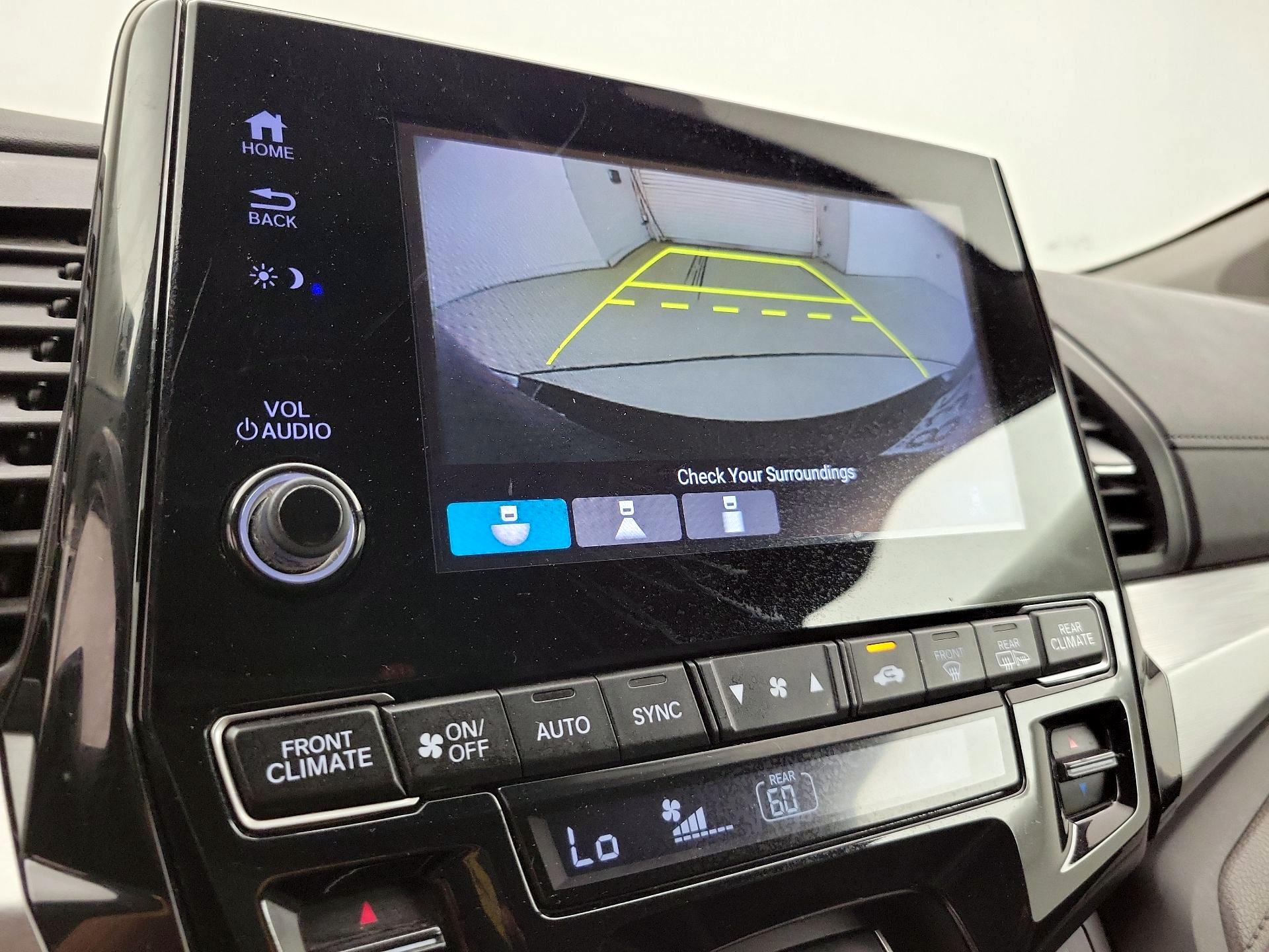 Thumbnail: 2019 Honda Odyssey - 14