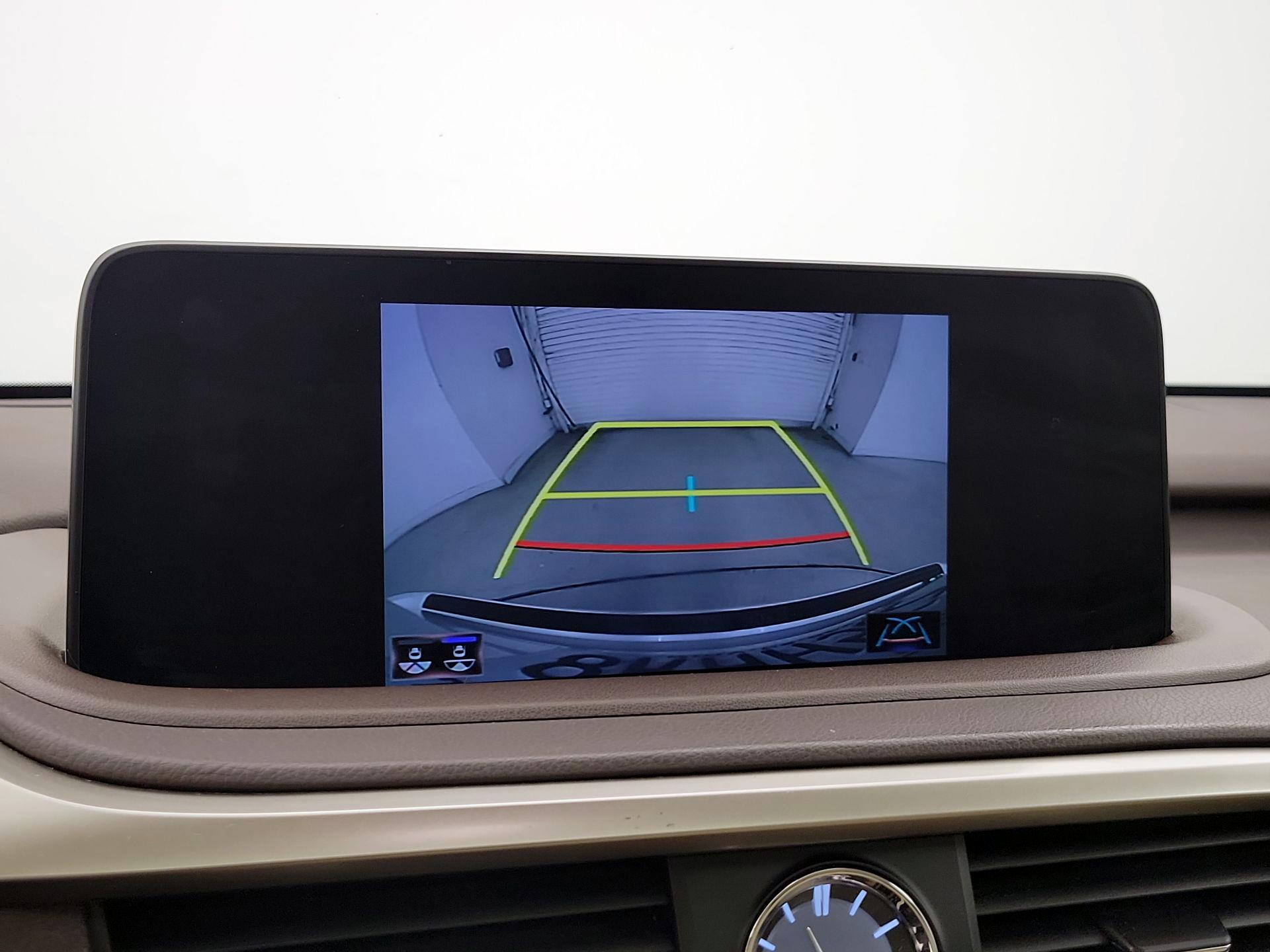 Thumbnail: 2020 Lexus RX - 15