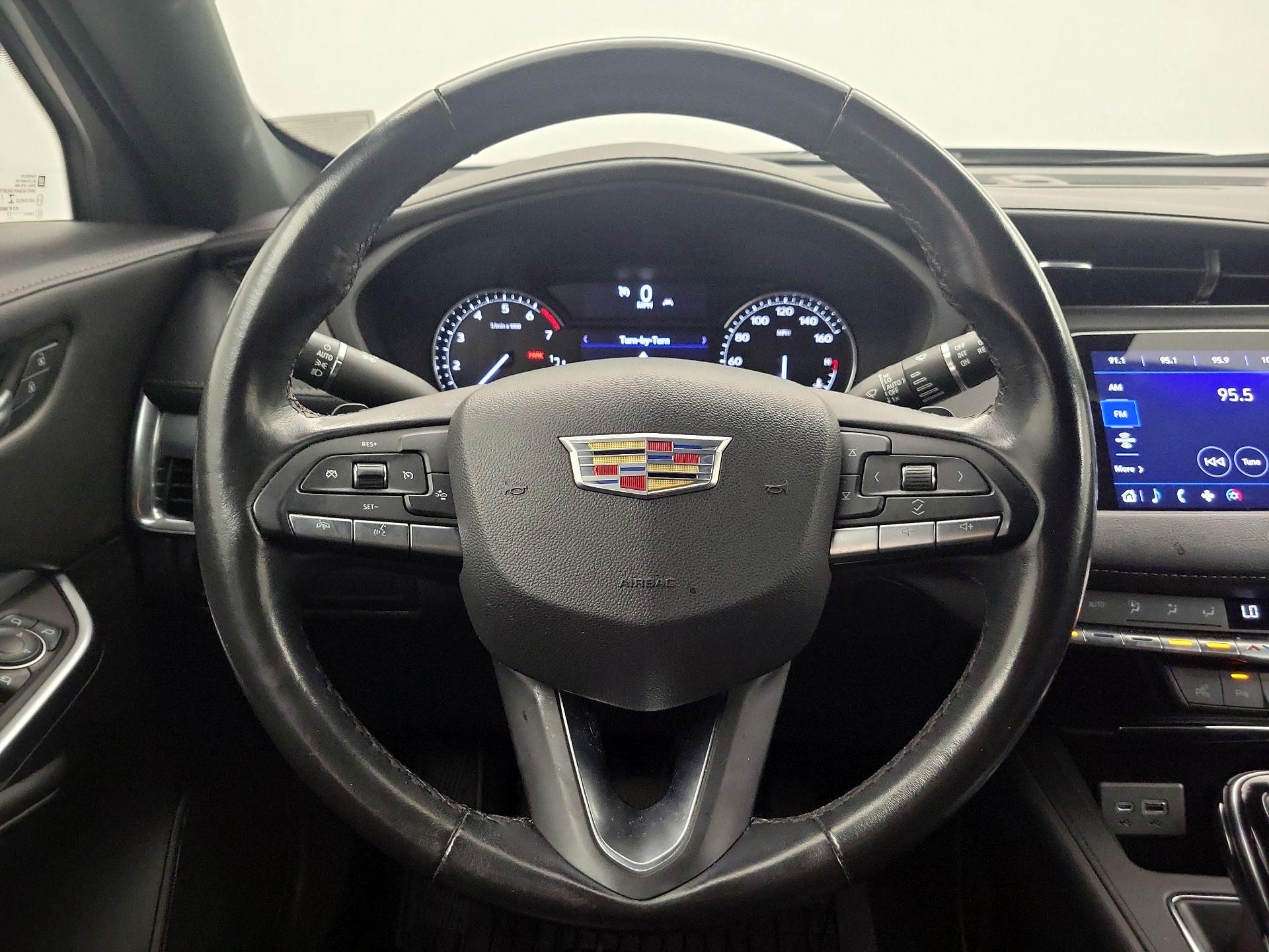 Thumbnail: 2022 Cadillac XT4 - 10