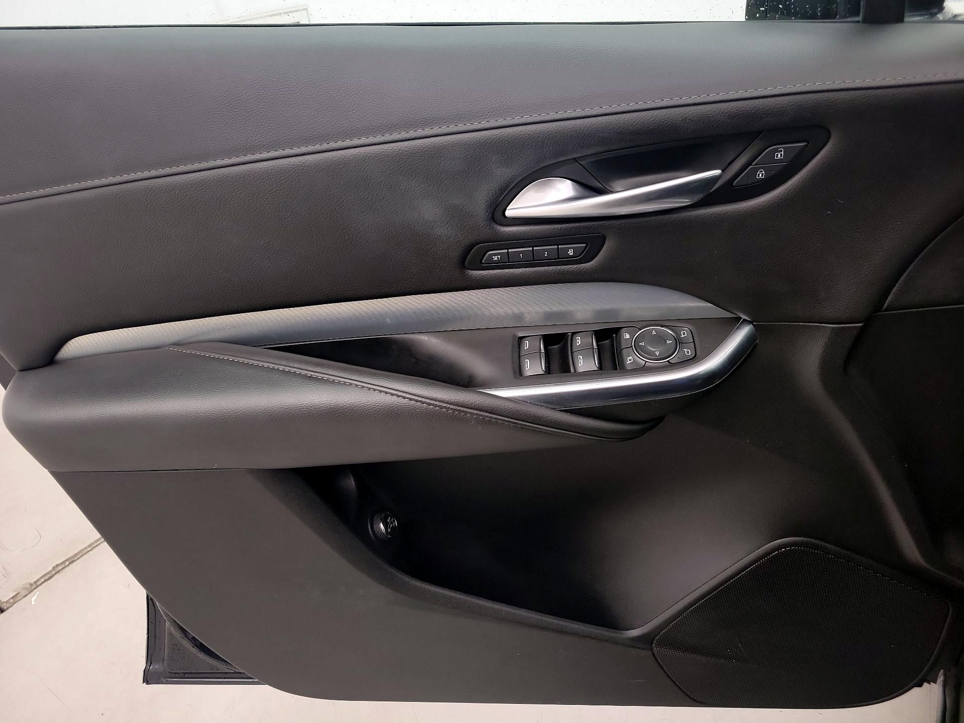 Thumbnail: 2022 Cadillac XT4 - 12
