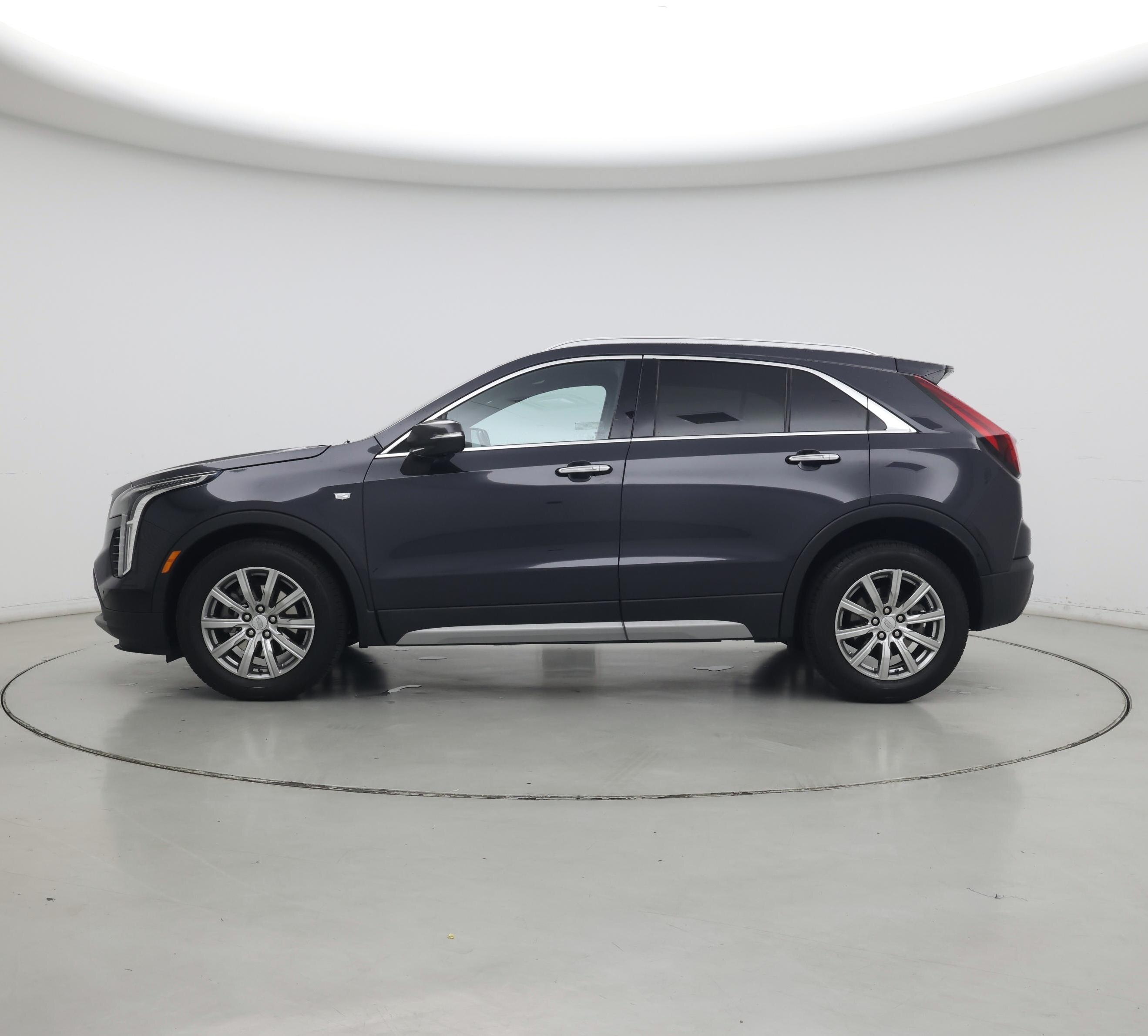 Thumbnail: 2022 Cadillac XT4 - 3