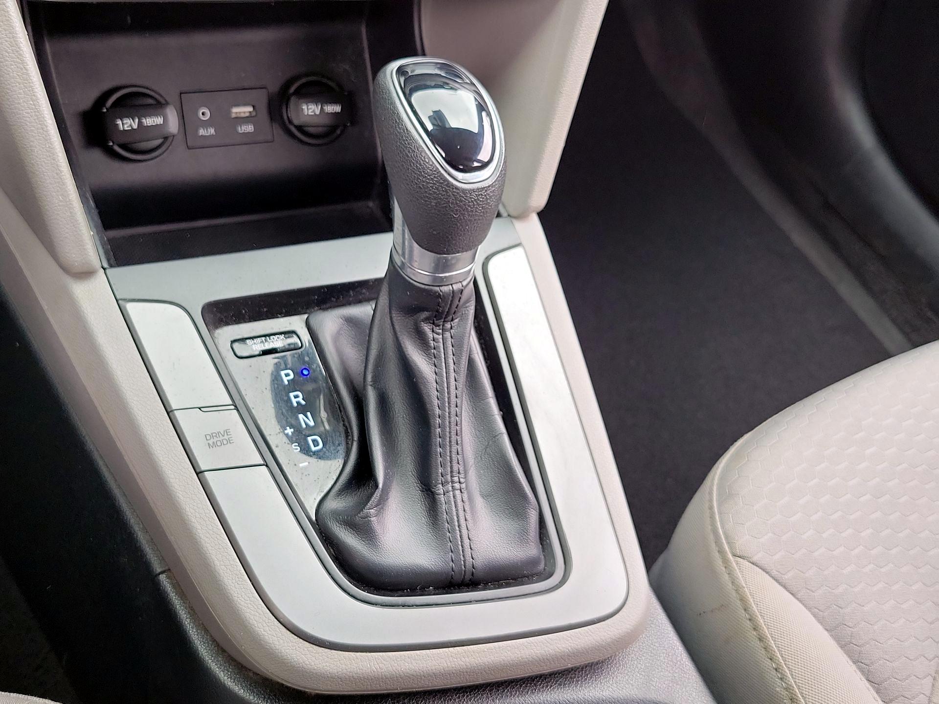 Thumbnail: 2019 Hyundai Elantra - 17