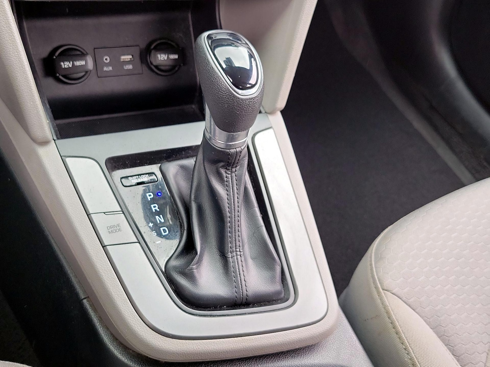 2019 Hyundai Elantra SEL - Photo 18