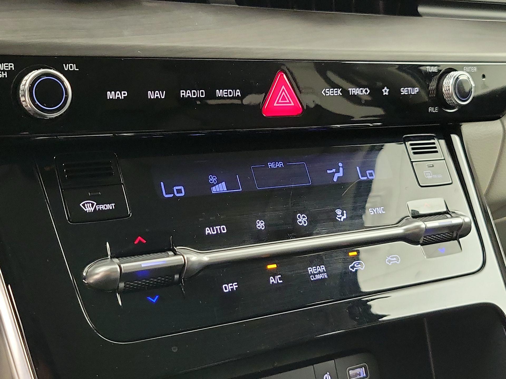 Thumbnail: 2024 Kia Carnival - 17