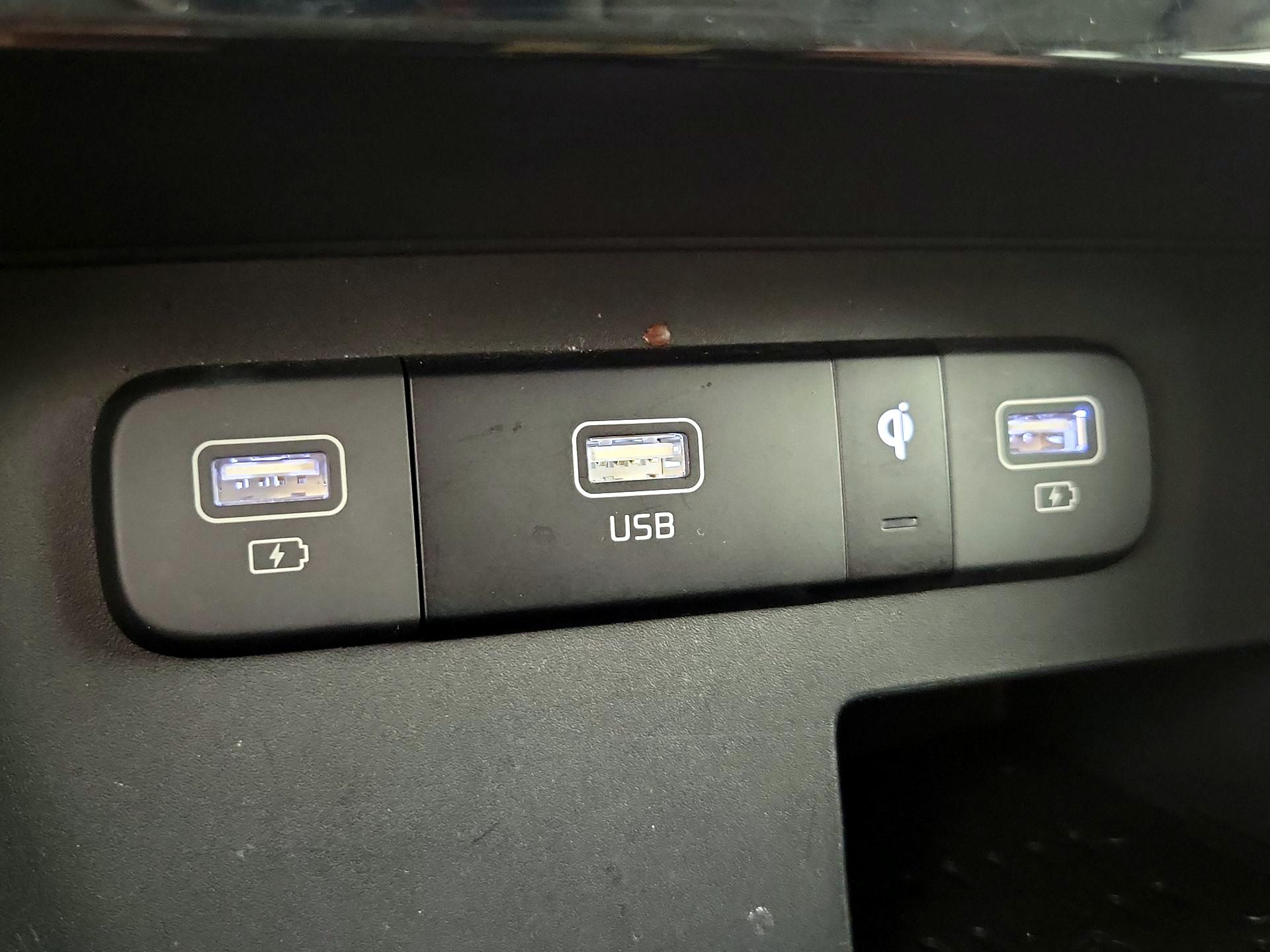 Thumbnail: 2024 Kia Carnival - 19