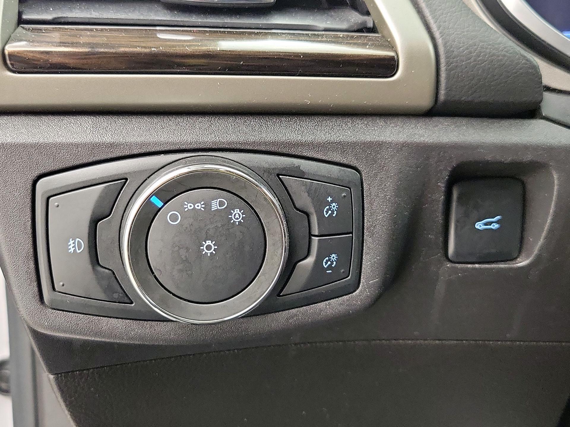 Thumbnail: 2016 Ford Fusion - 13
