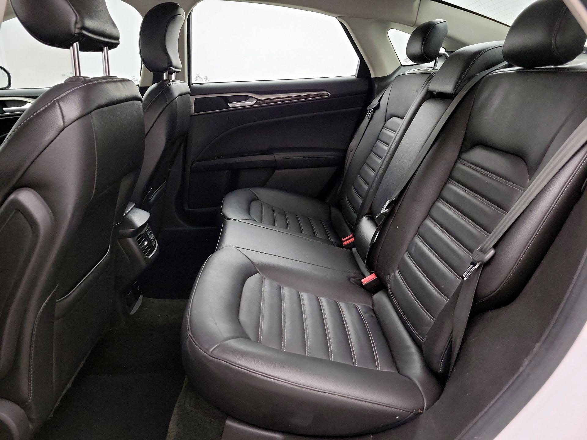Thumbnail: 2016 Ford Fusion - 19