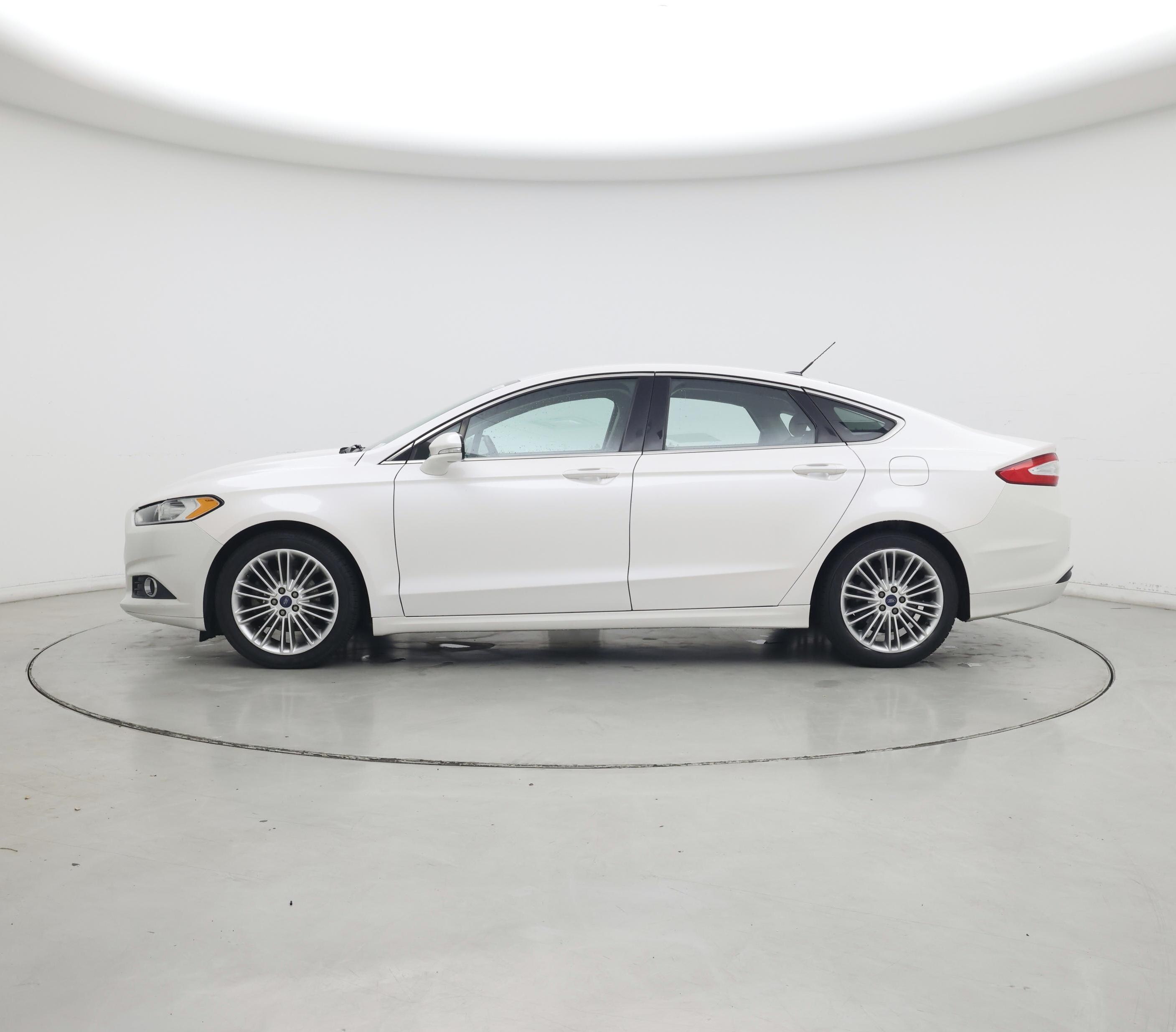 Thumbnail: 2016 Ford Fusion - 3