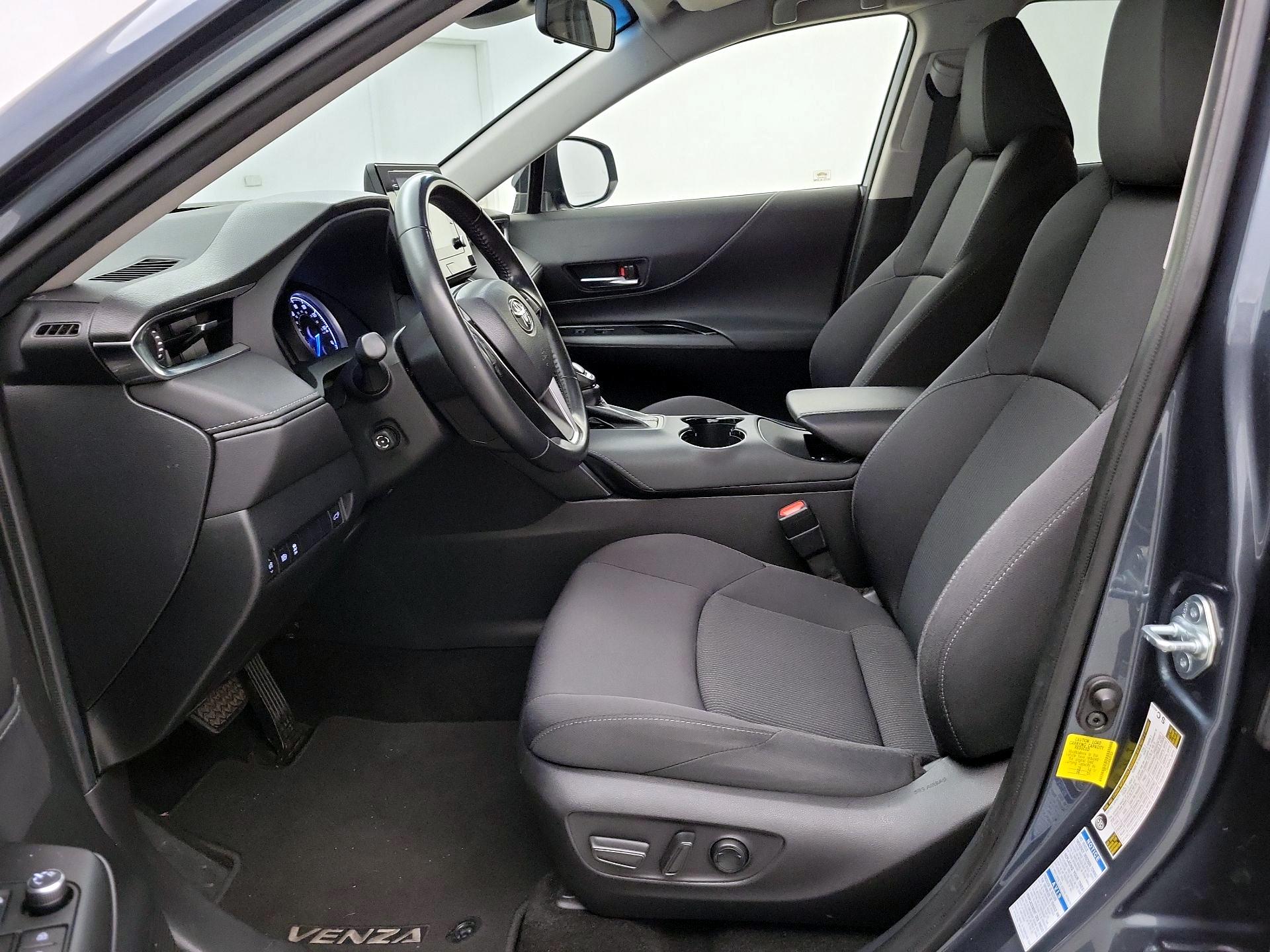 Thumbnail: 2021 Toyota Venza - 11