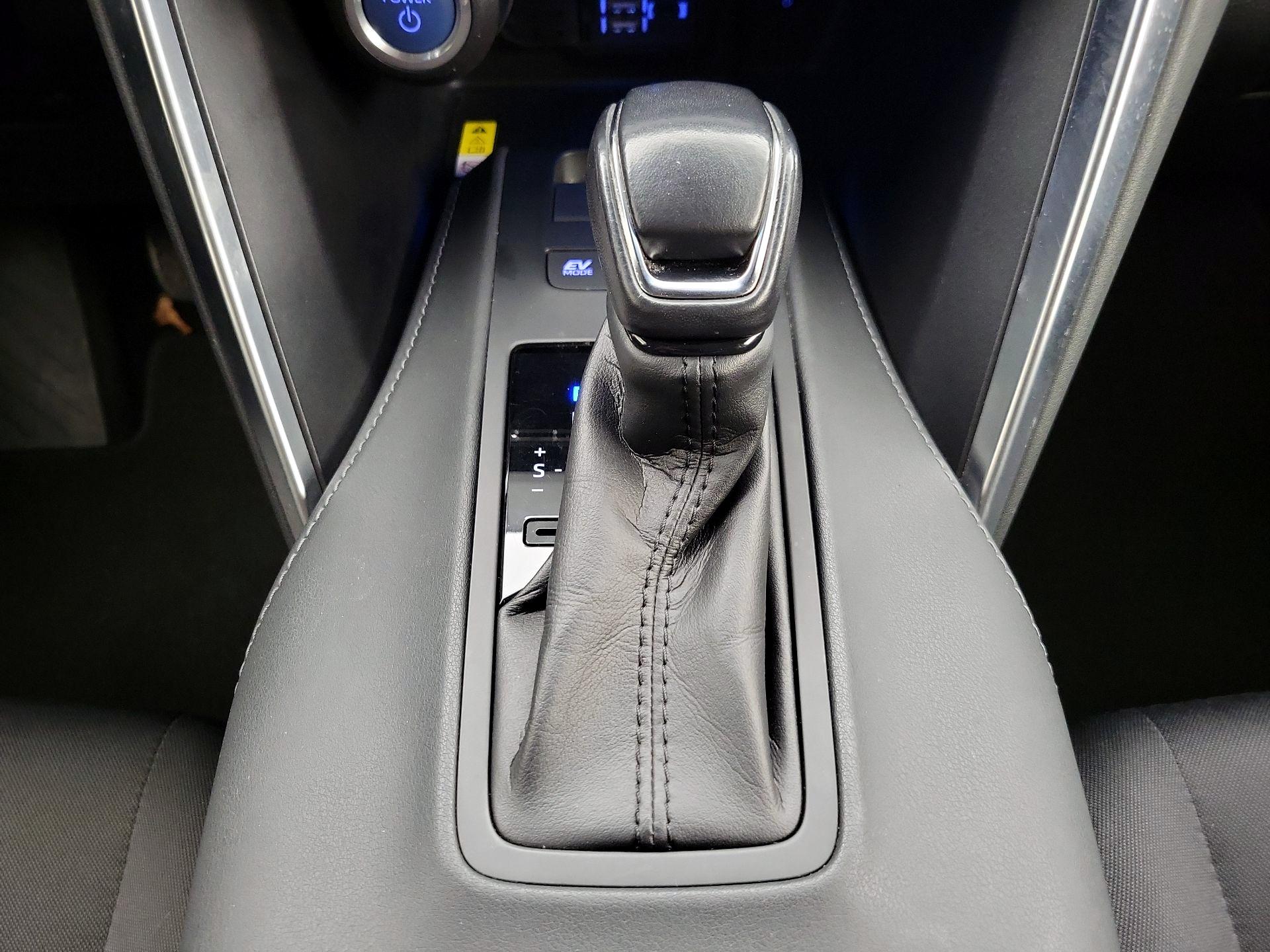 Thumbnail: 2021 Toyota Venza - 17