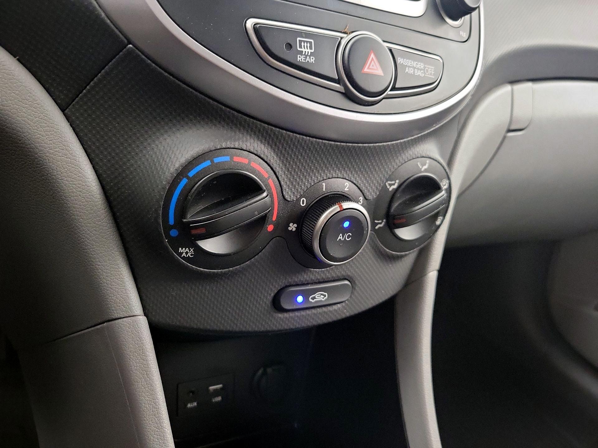 Thumbnail: 2015 Hyundai Accent - 15