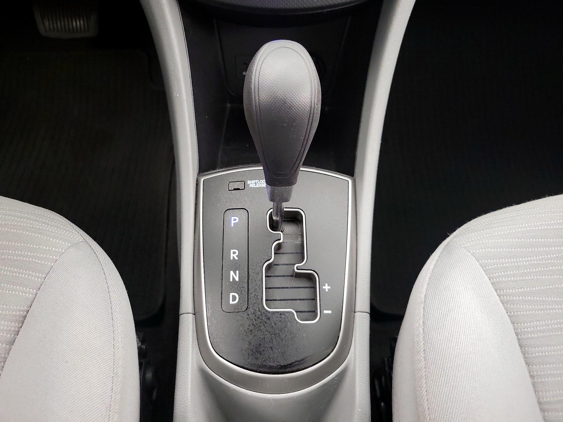 Thumbnail: 2015 Hyundai Accent - 16