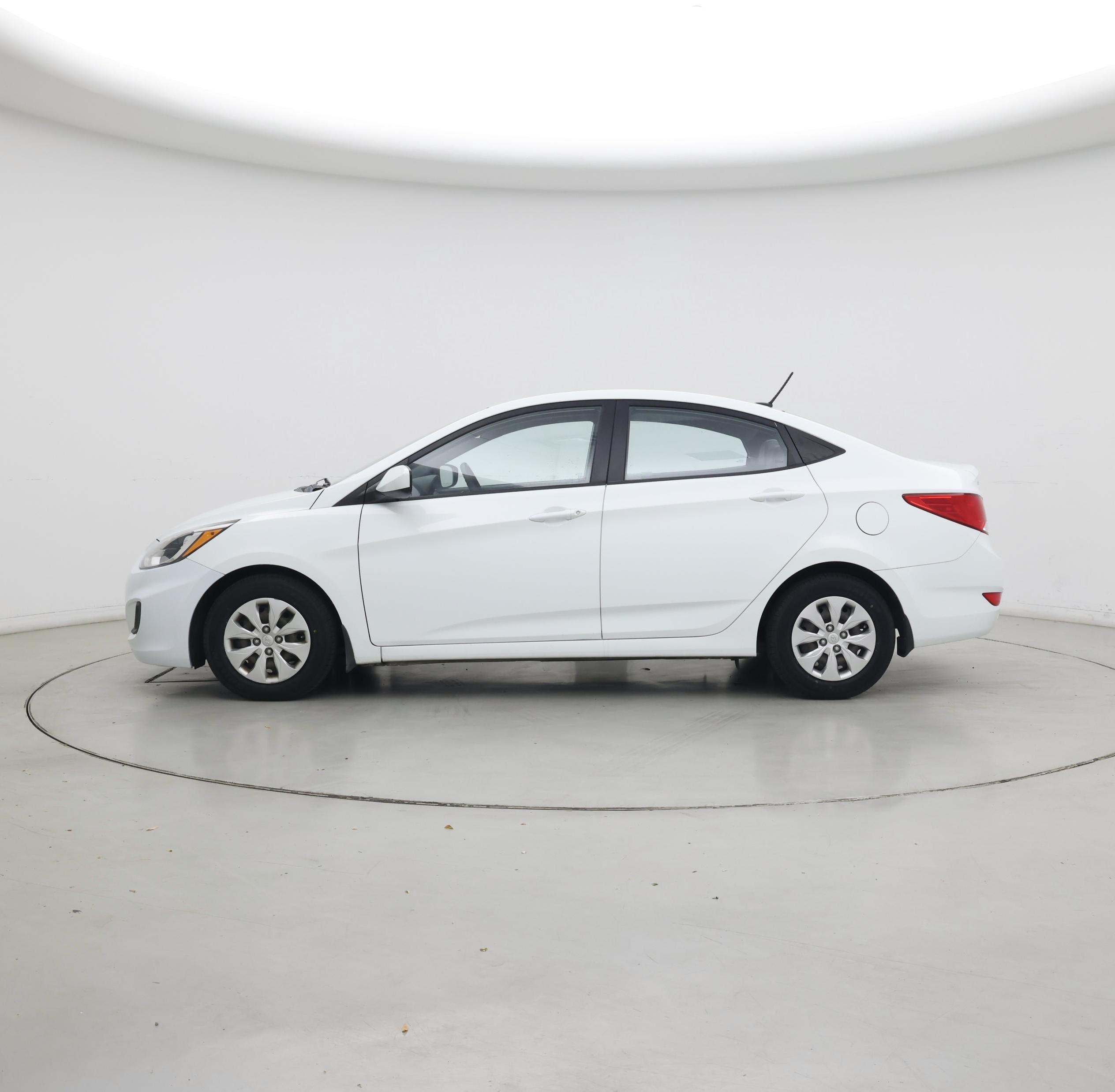 Thumbnail: 2015 Hyundai Accent - 3