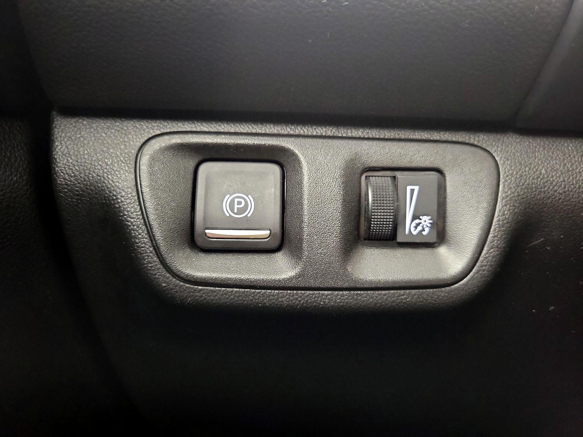 Thumbnail: 2023 GMC Acadia - 13