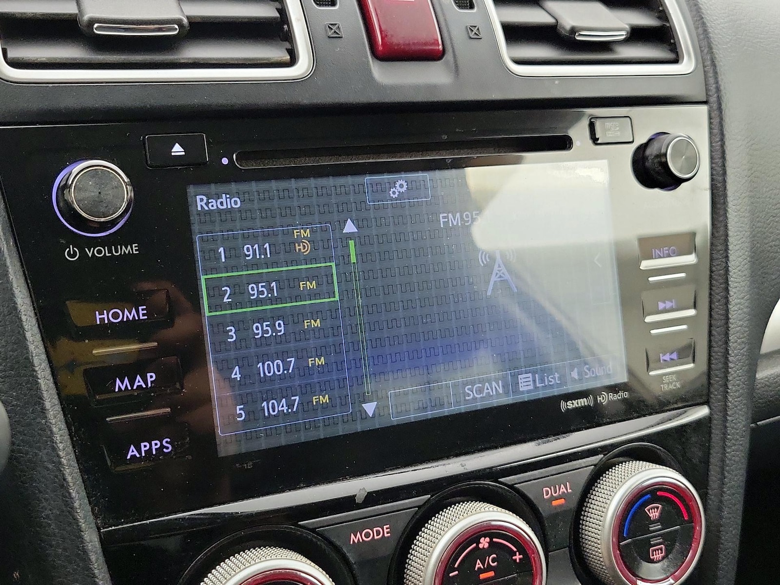 2016 Subaru Forester i Touring - Photo 16