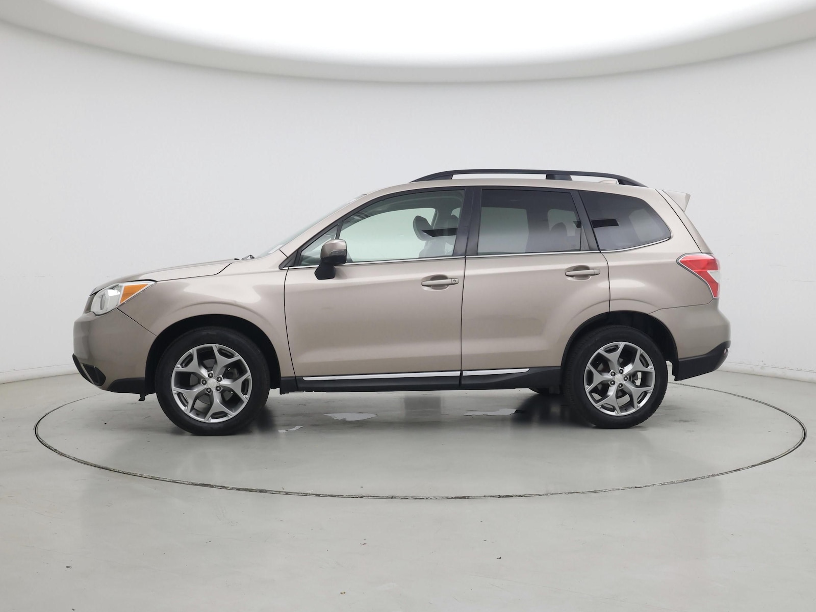 2016 Subaru Forester i Touring - Photo 4