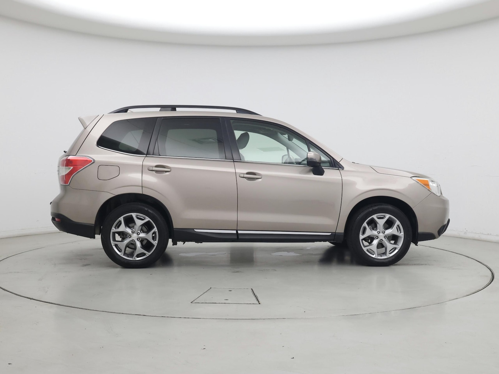 2016 Subaru Forester i Touring - Photo 8