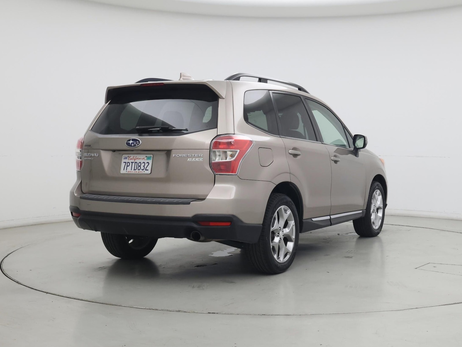 2016 Subaru Forester i Touring - Photo 9