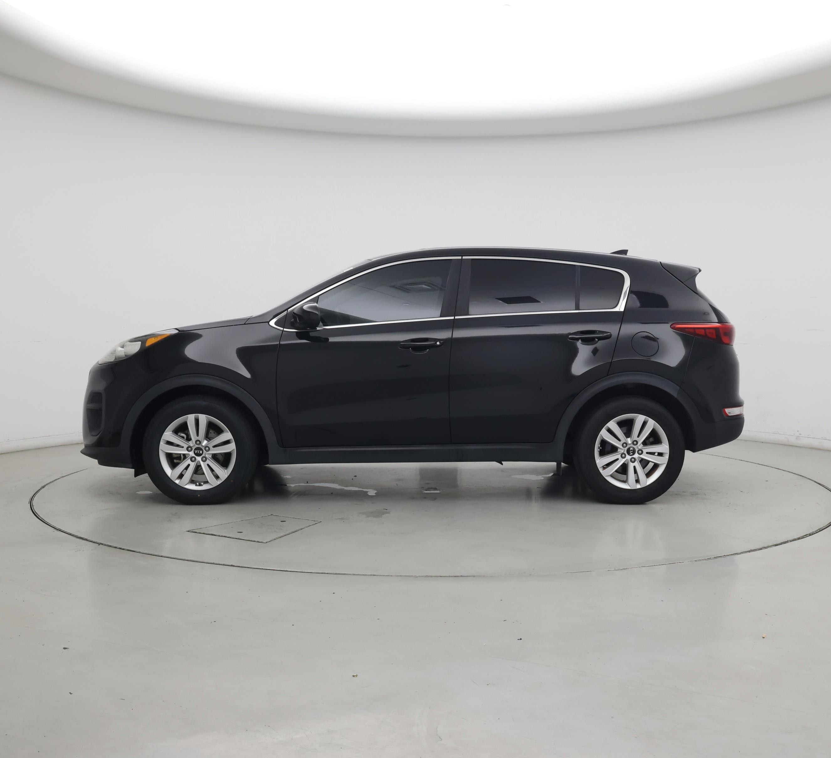 Thumbnail: 2017 Kia Sportage - 3